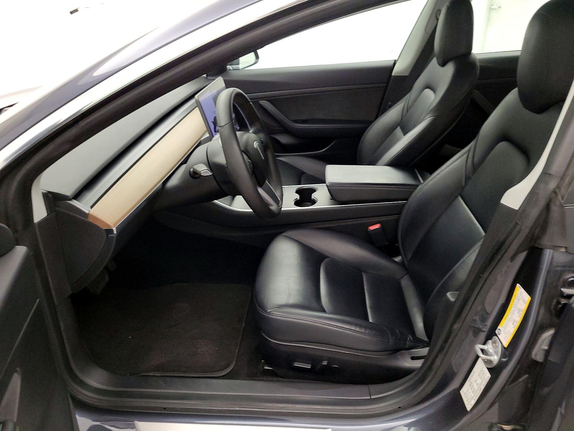 Thumbnail: 2020 Tesla Model 3 - 11