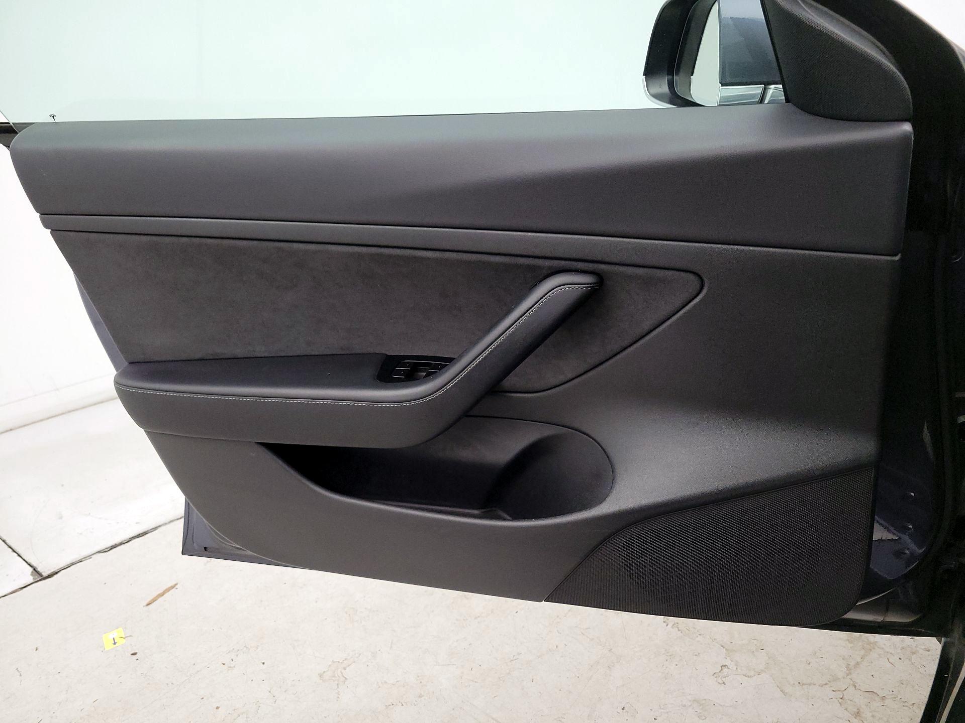 Thumbnail: 2020 Tesla Model 3 - 12