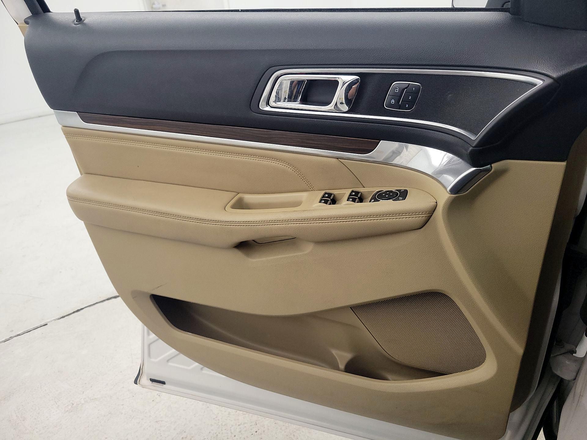 Thumbnail: 2017 Ford Explorer - 12