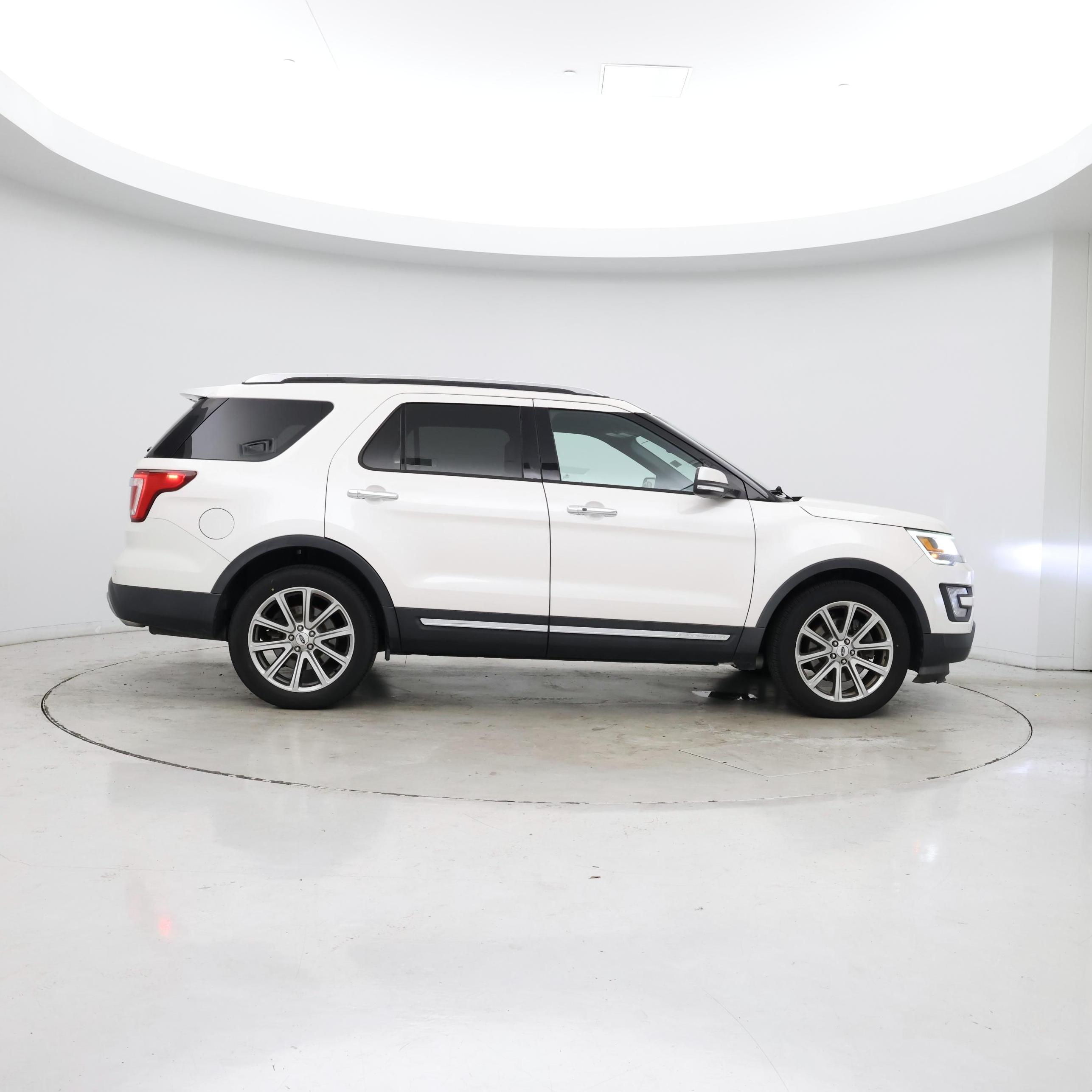 Thumbnail: 2017 Ford Explorer - 7