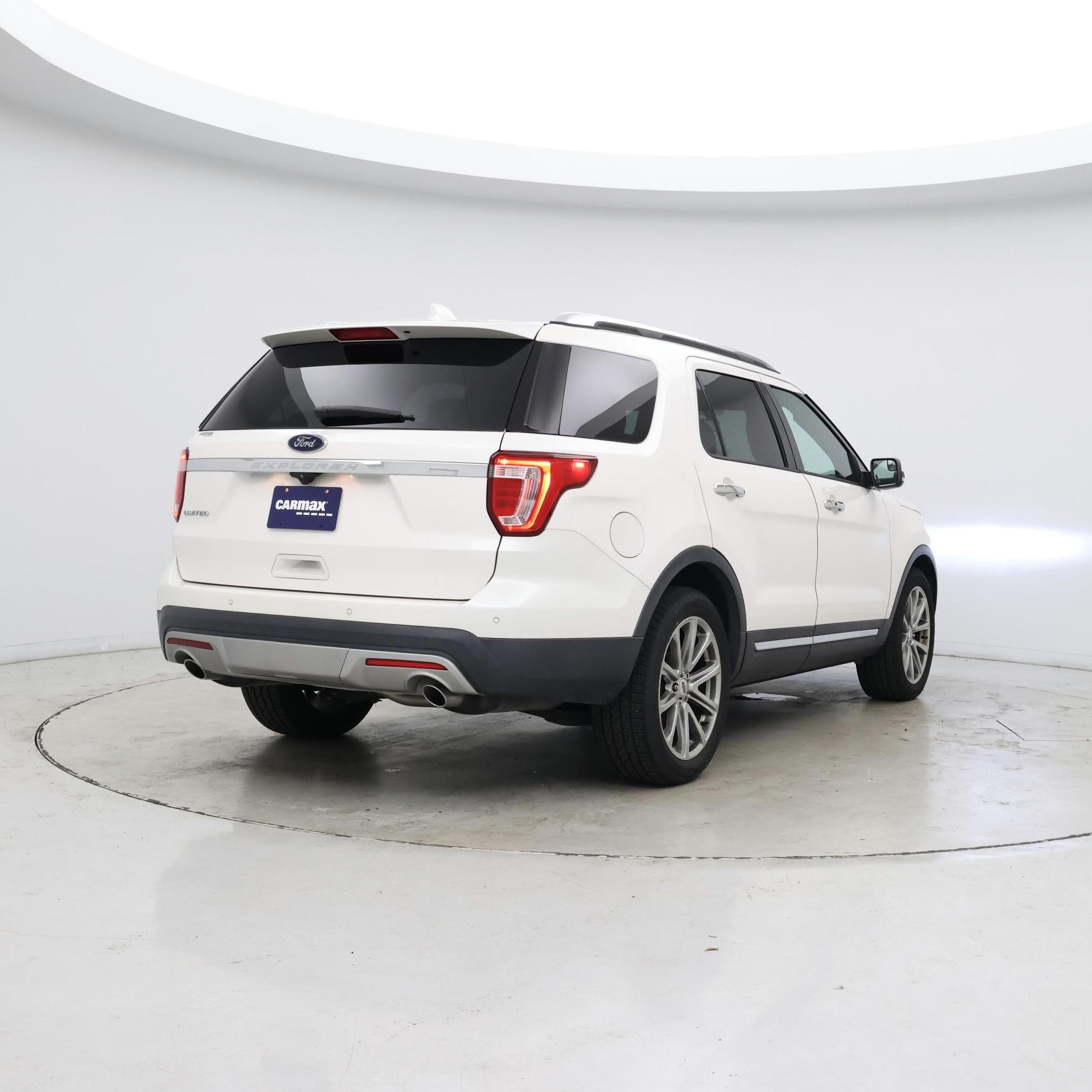 Thumbnail: 2017 Ford Explorer - 8
