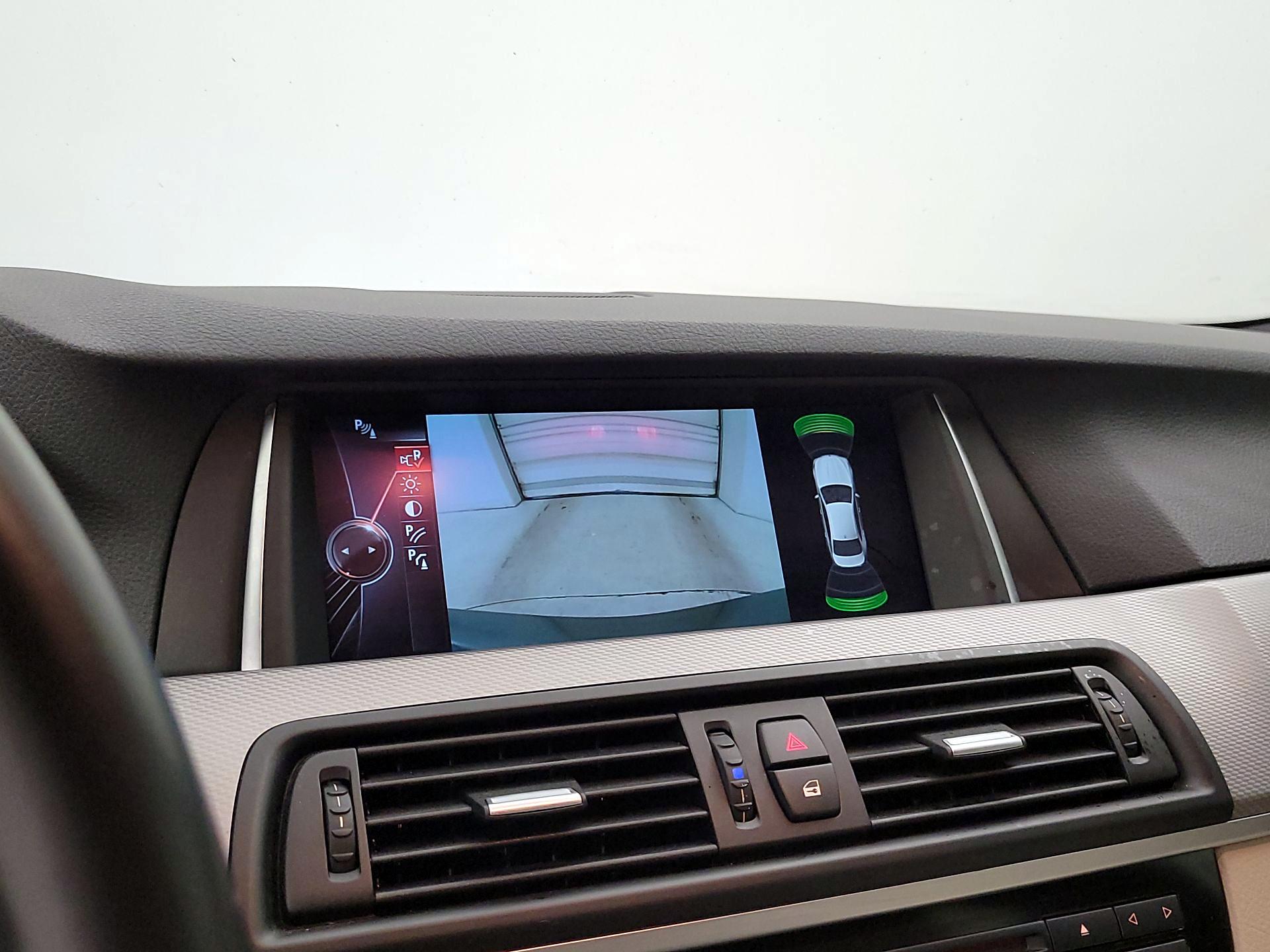 Thumbnail: 2015 BMW 5 Series - 14