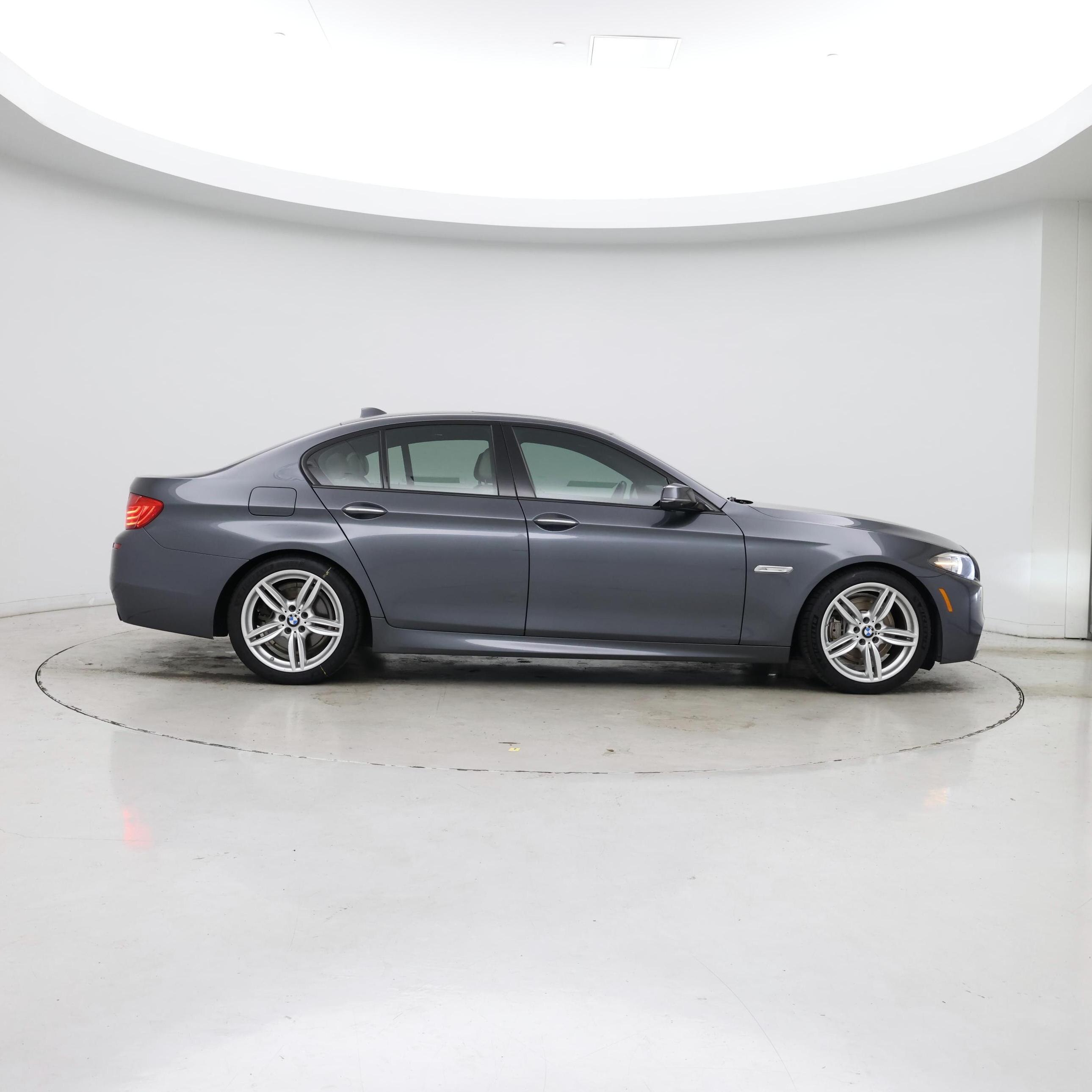 Thumbnail: 2015 BMW 5 Series - 7