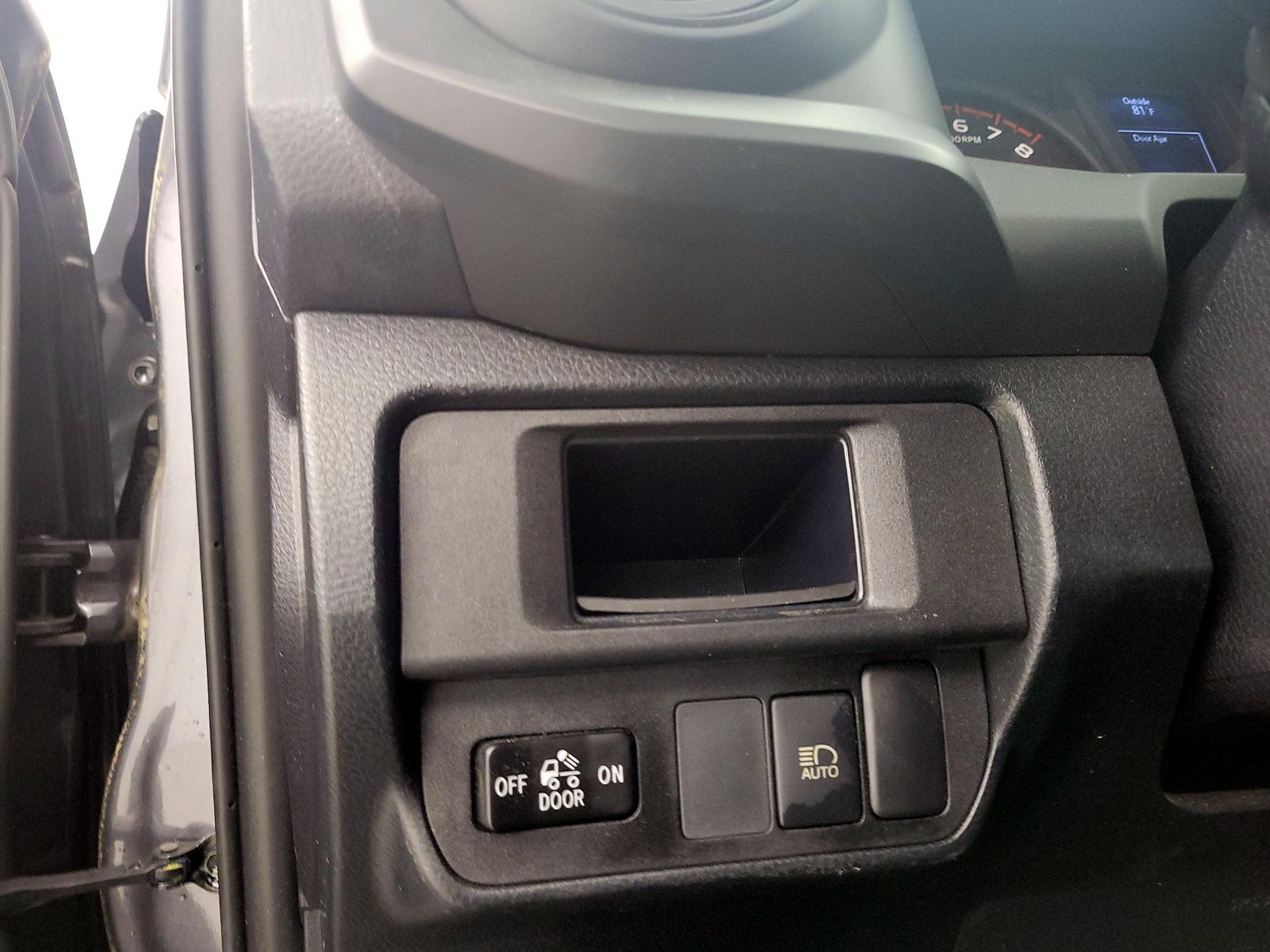 Thumbnail: 2019 Toyota Tacoma - 13