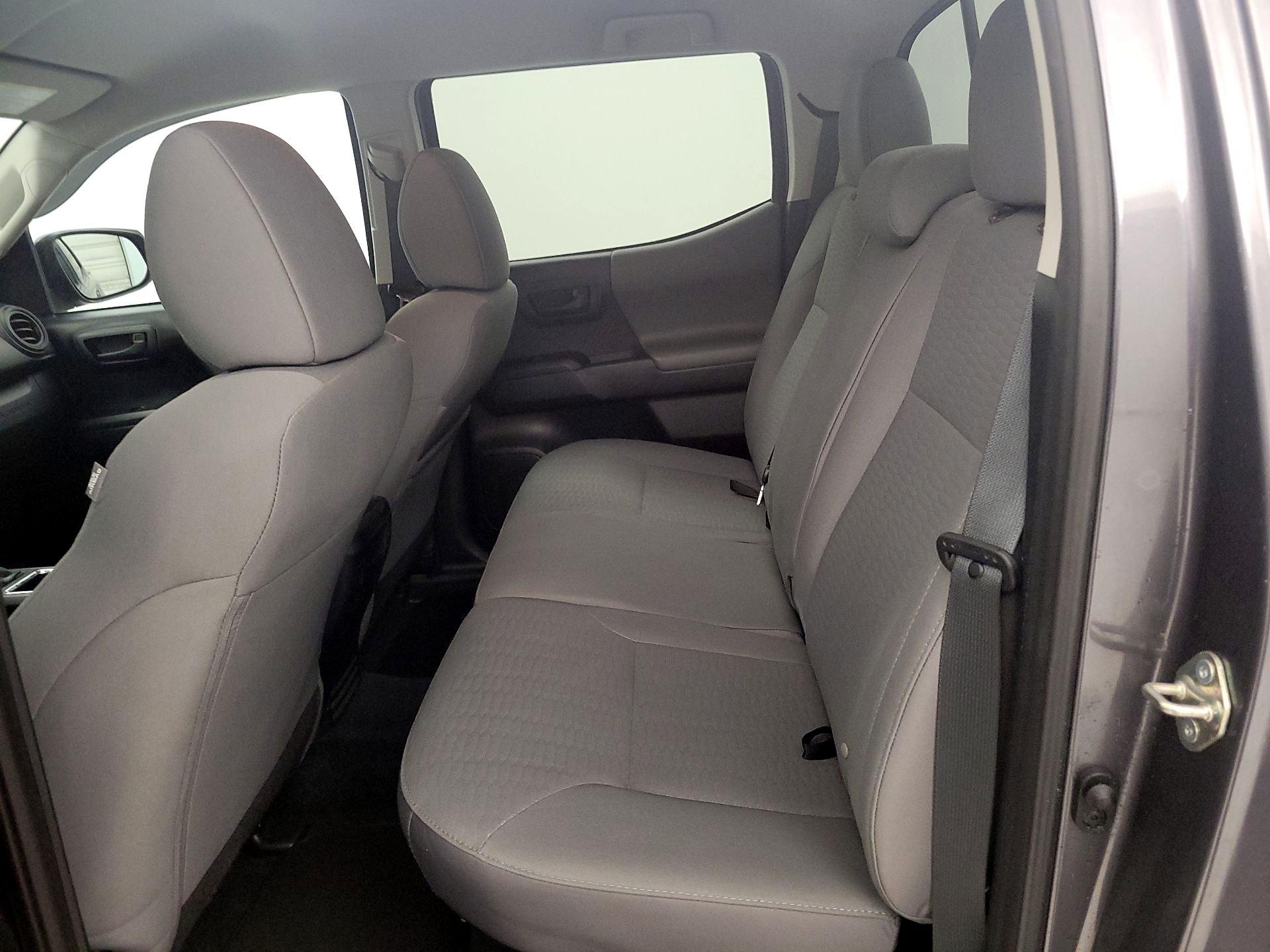 Thumbnail: 2019 Toyota Tacoma - 19