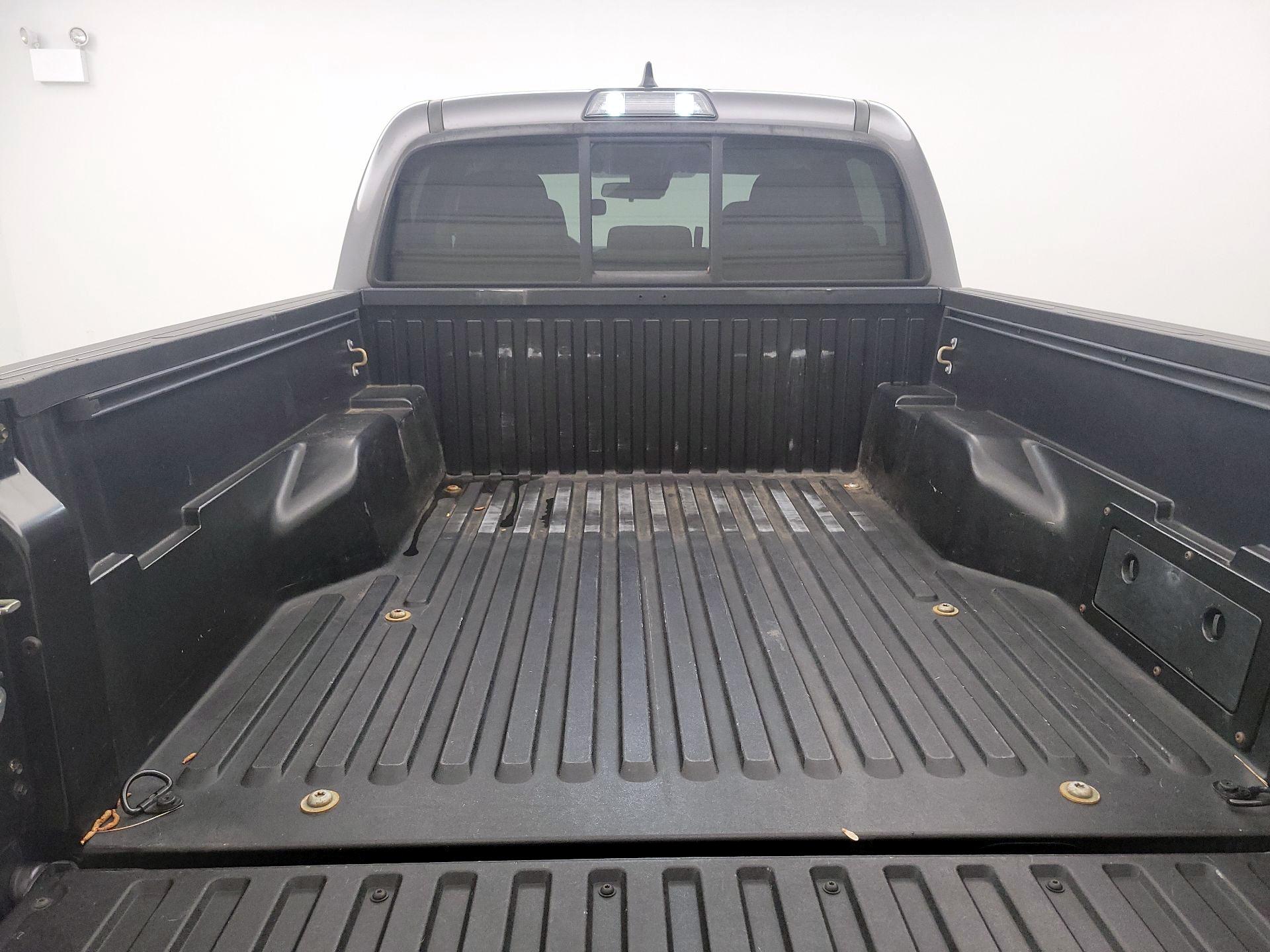 Thumbnail: 2019 Toyota Tacoma - 20