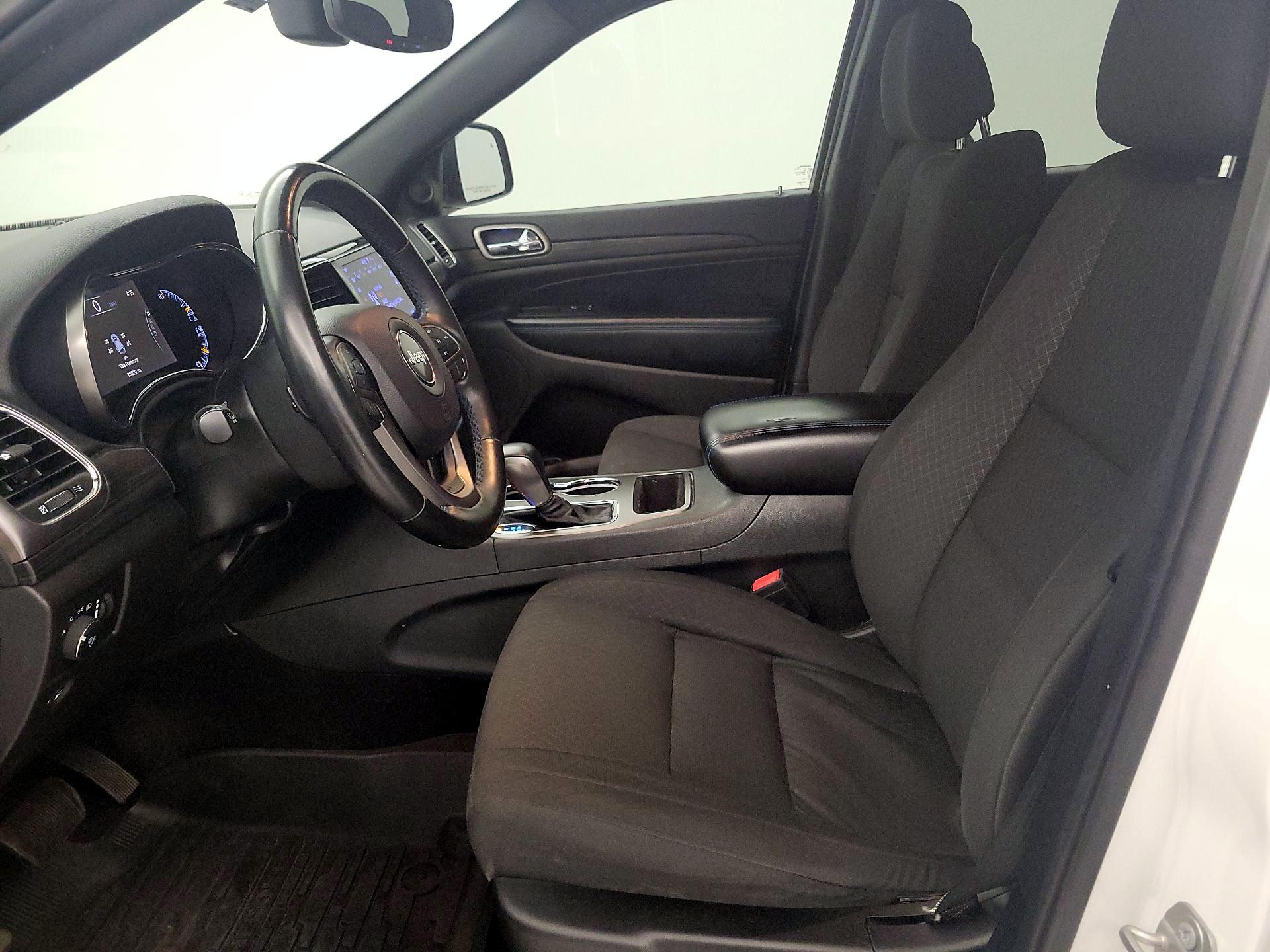 Thumbnail: 2019 Jeep Grand Cherokee - 11