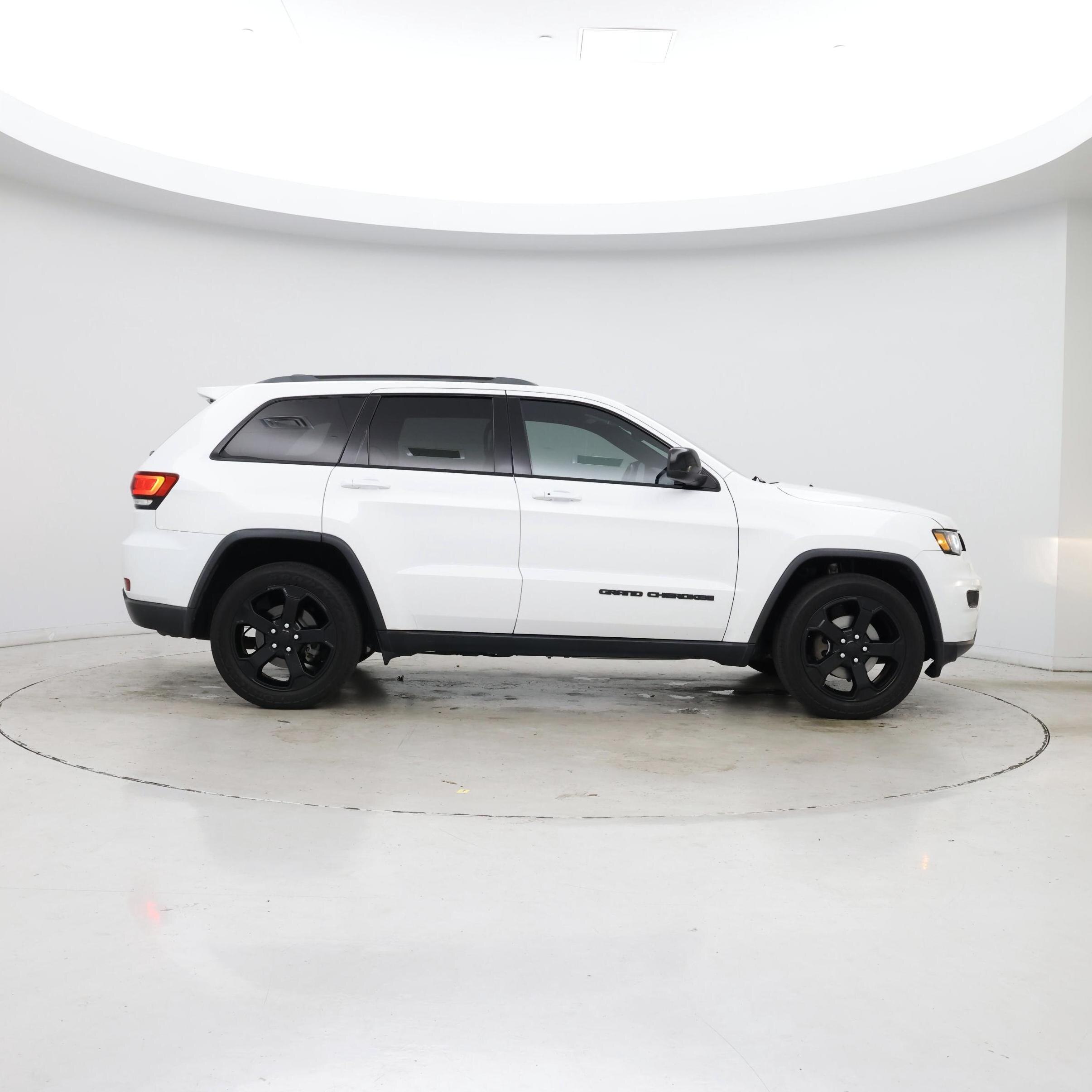 Thumbnail: 2019 Jeep Grand Cherokee - 7