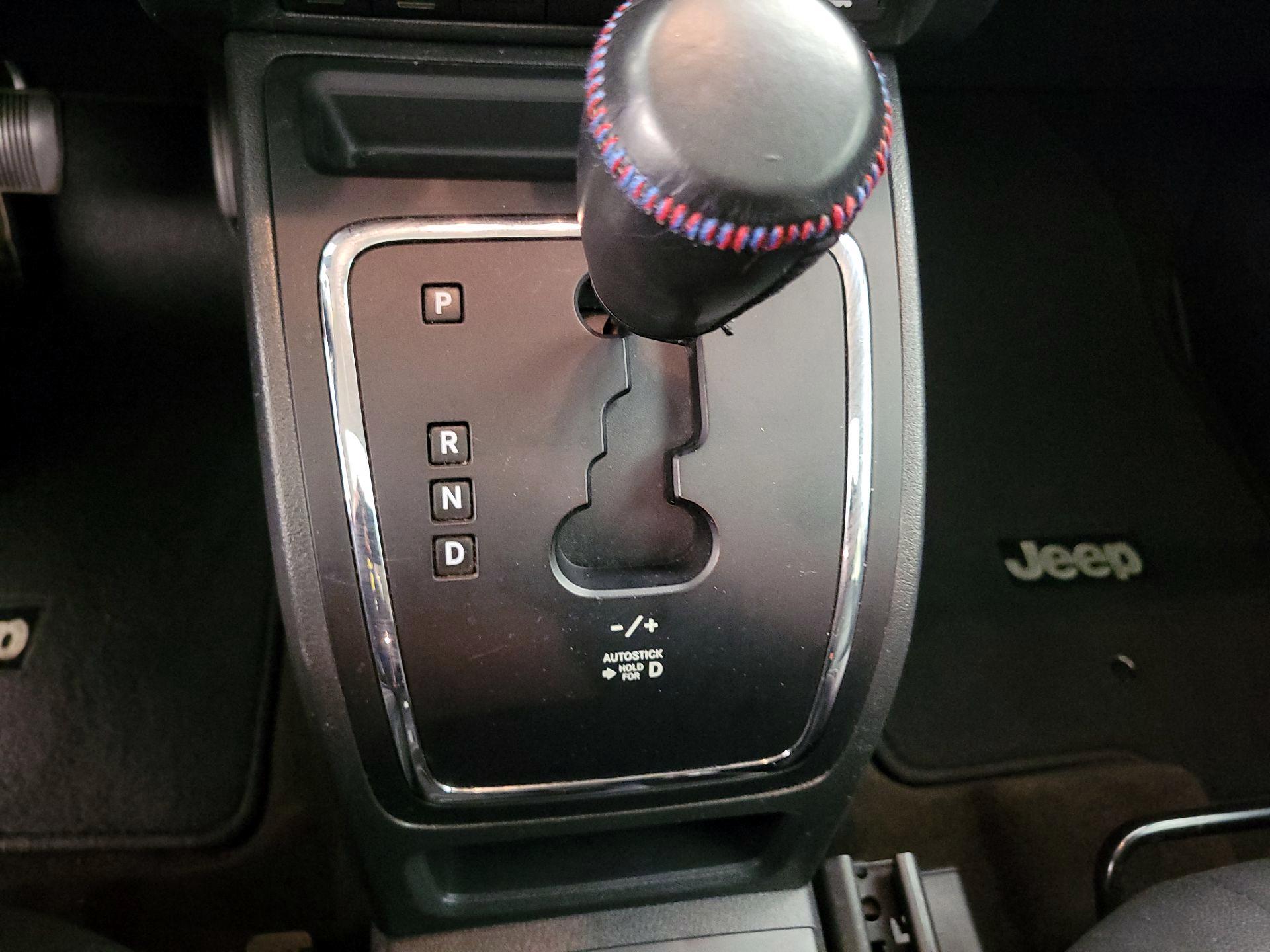 Thumbnail: 2016 Jeep Patriot - 16