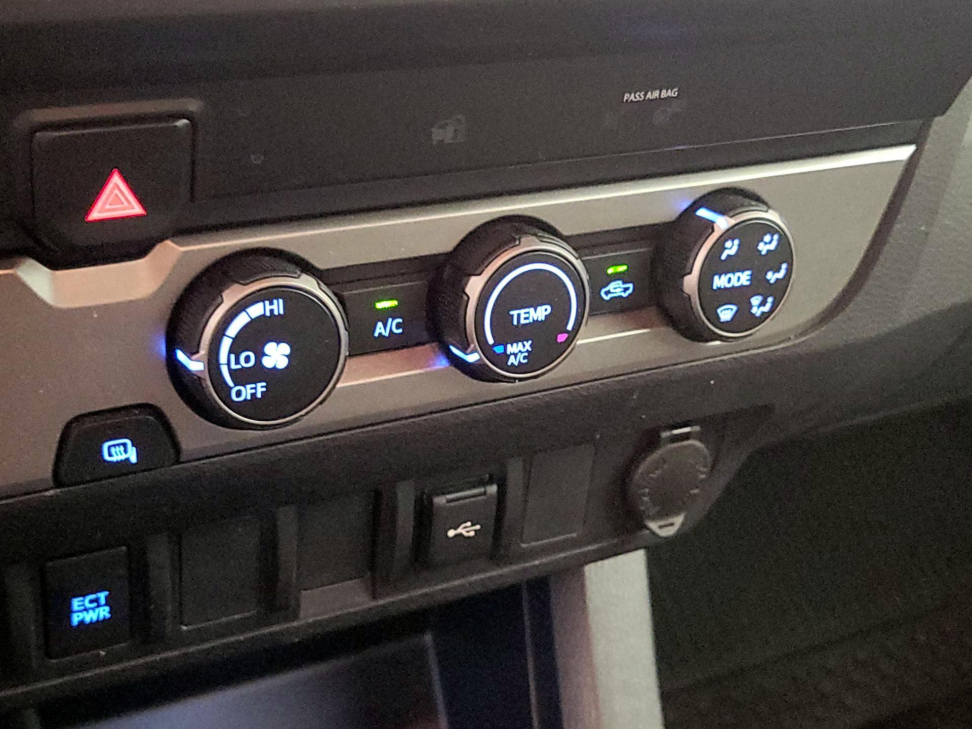 Thumbnail: 2020 Toyota Tacoma - 16