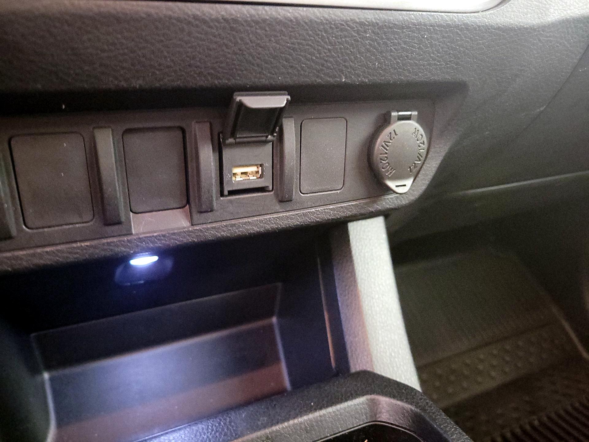 Thumbnail: 2020 Toyota Tacoma - 18