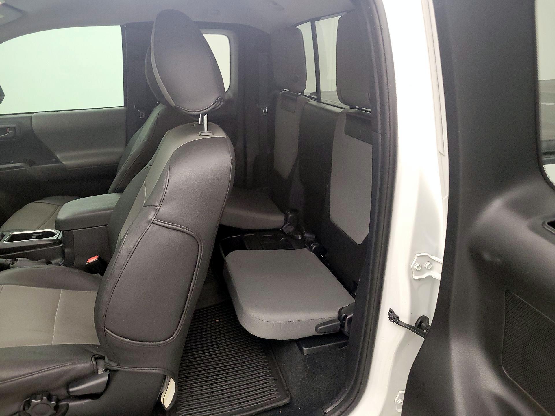 Thumbnail: 2020 Toyota Tacoma - 19