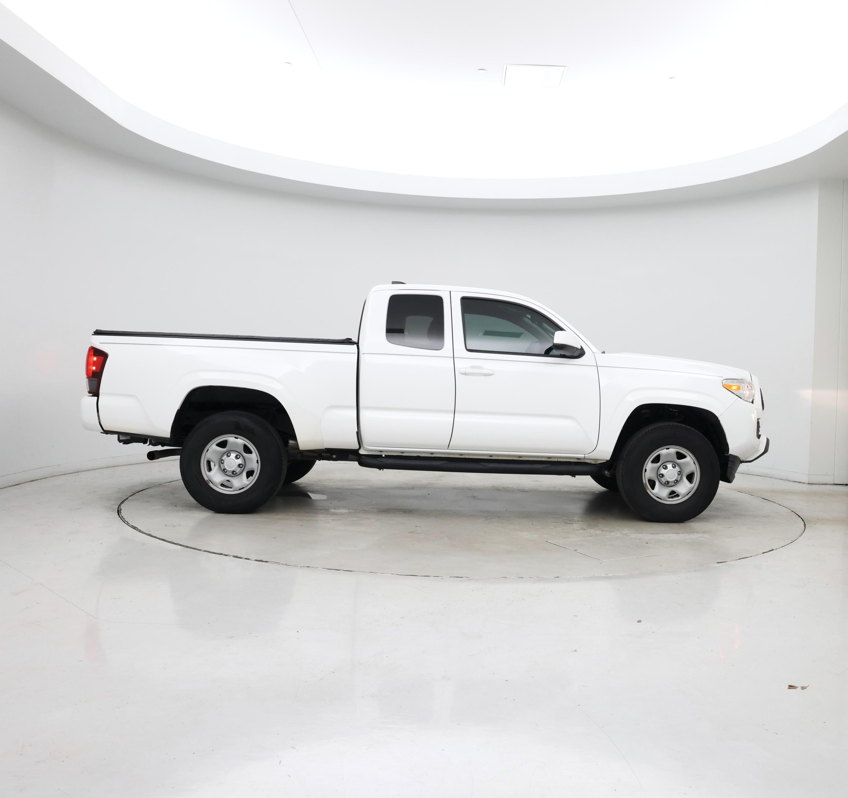 Thumbnail: 2020 Toyota Tacoma - 7