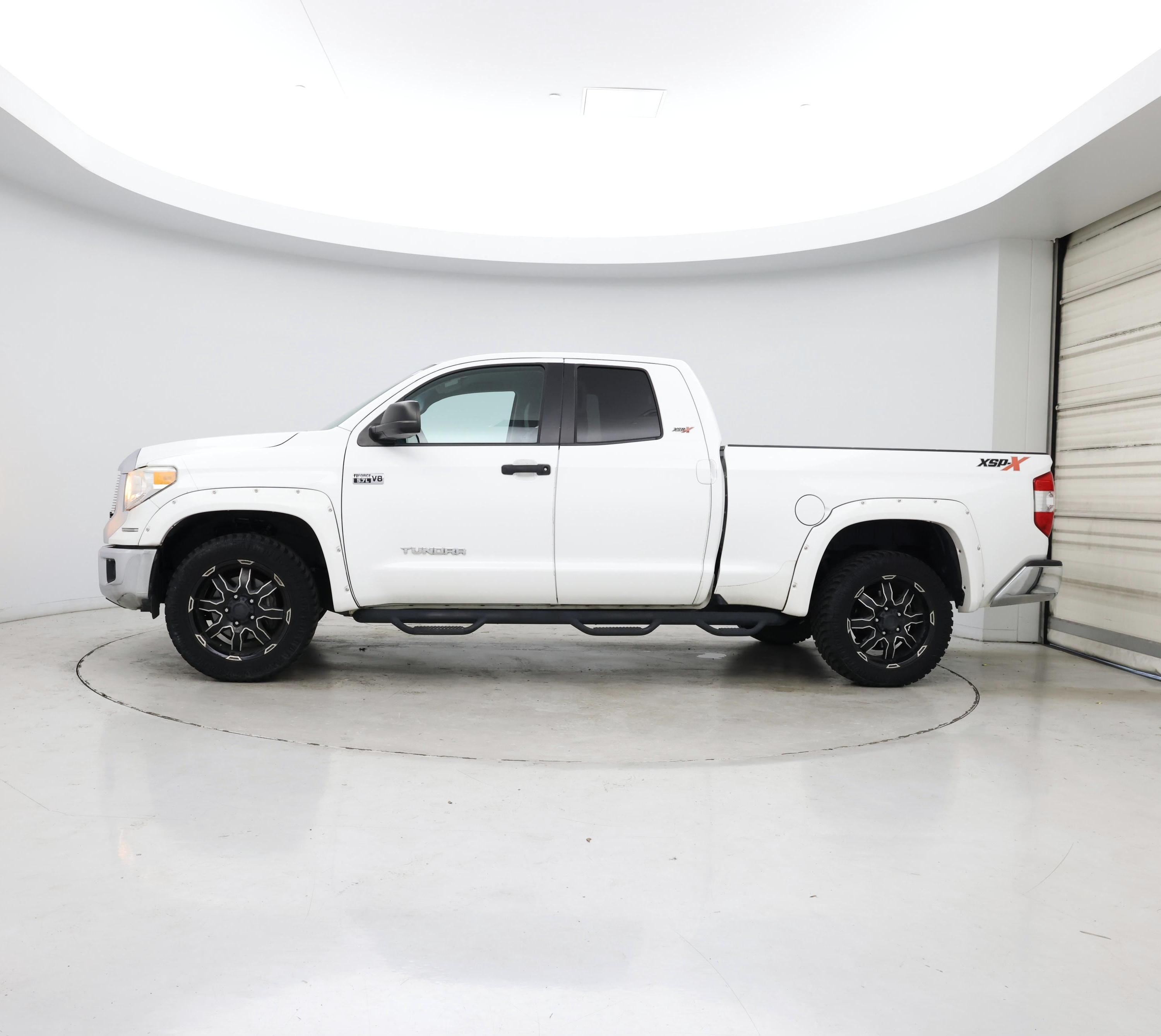 Thumbnail: 2016 Toyota Tundra - 3