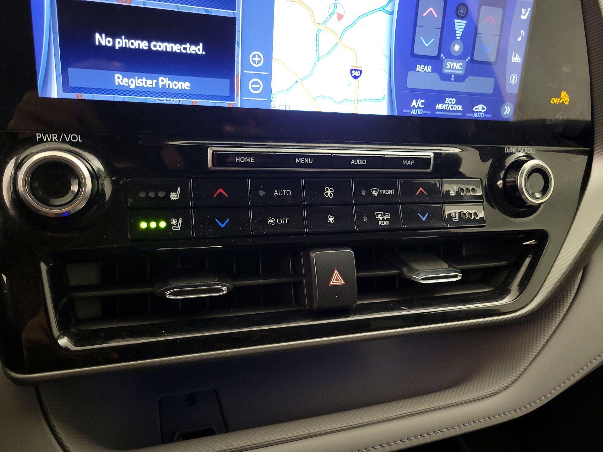 Thumbnail: 2021 Toyota Highlander - 15