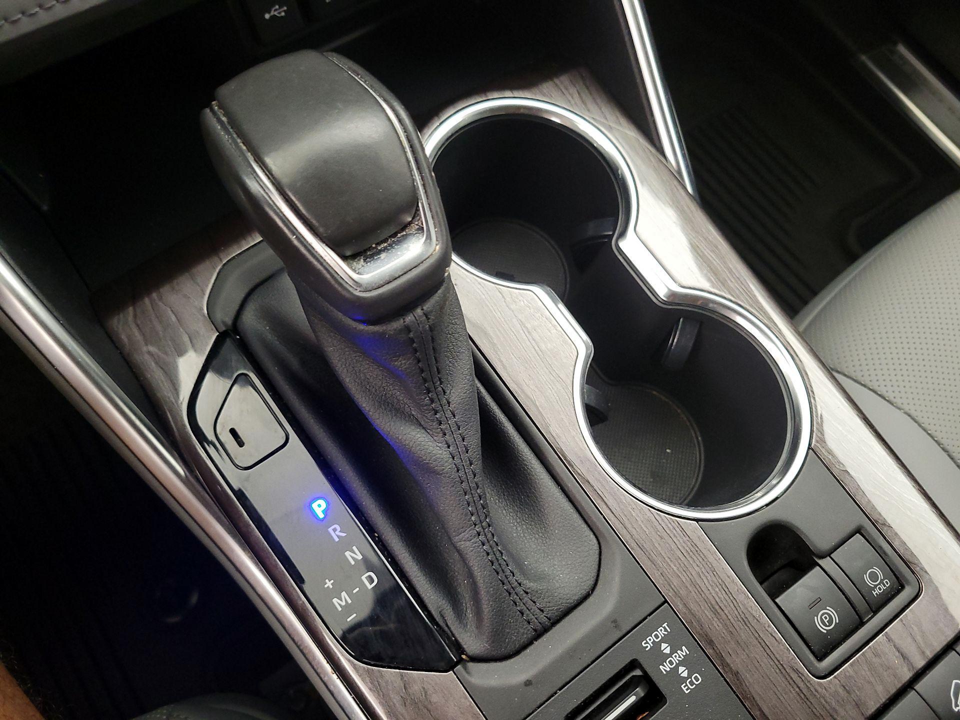 Thumbnail: 2021 Toyota Highlander - 16