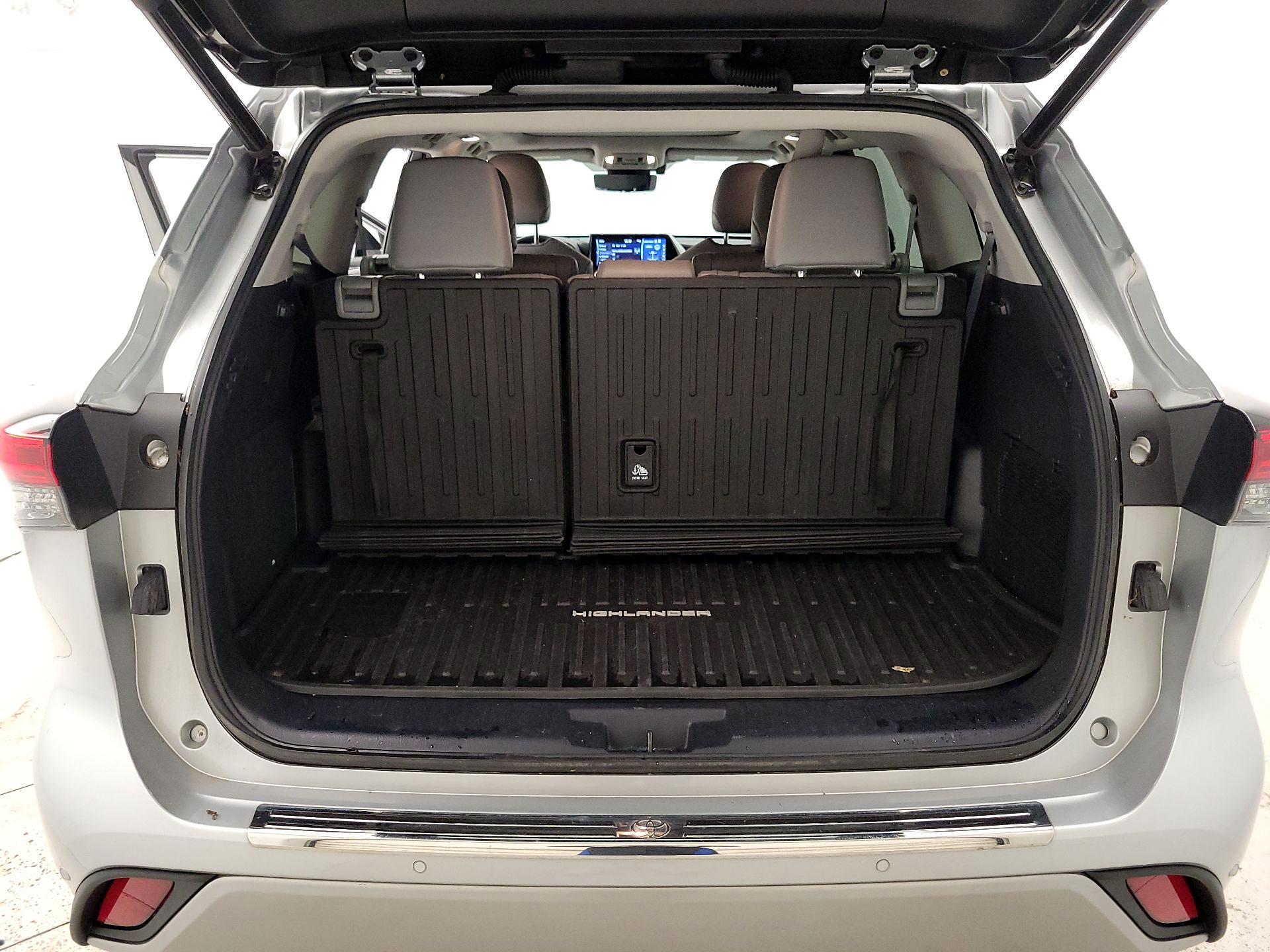 Thumbnail: 2021 Toyota Highlander - 19