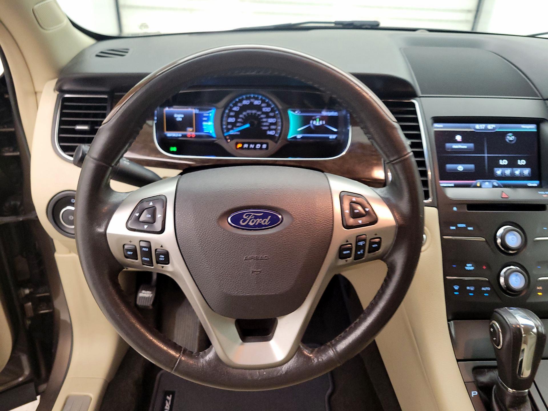 Thumbnail: 2015 Ford Taurus - 10