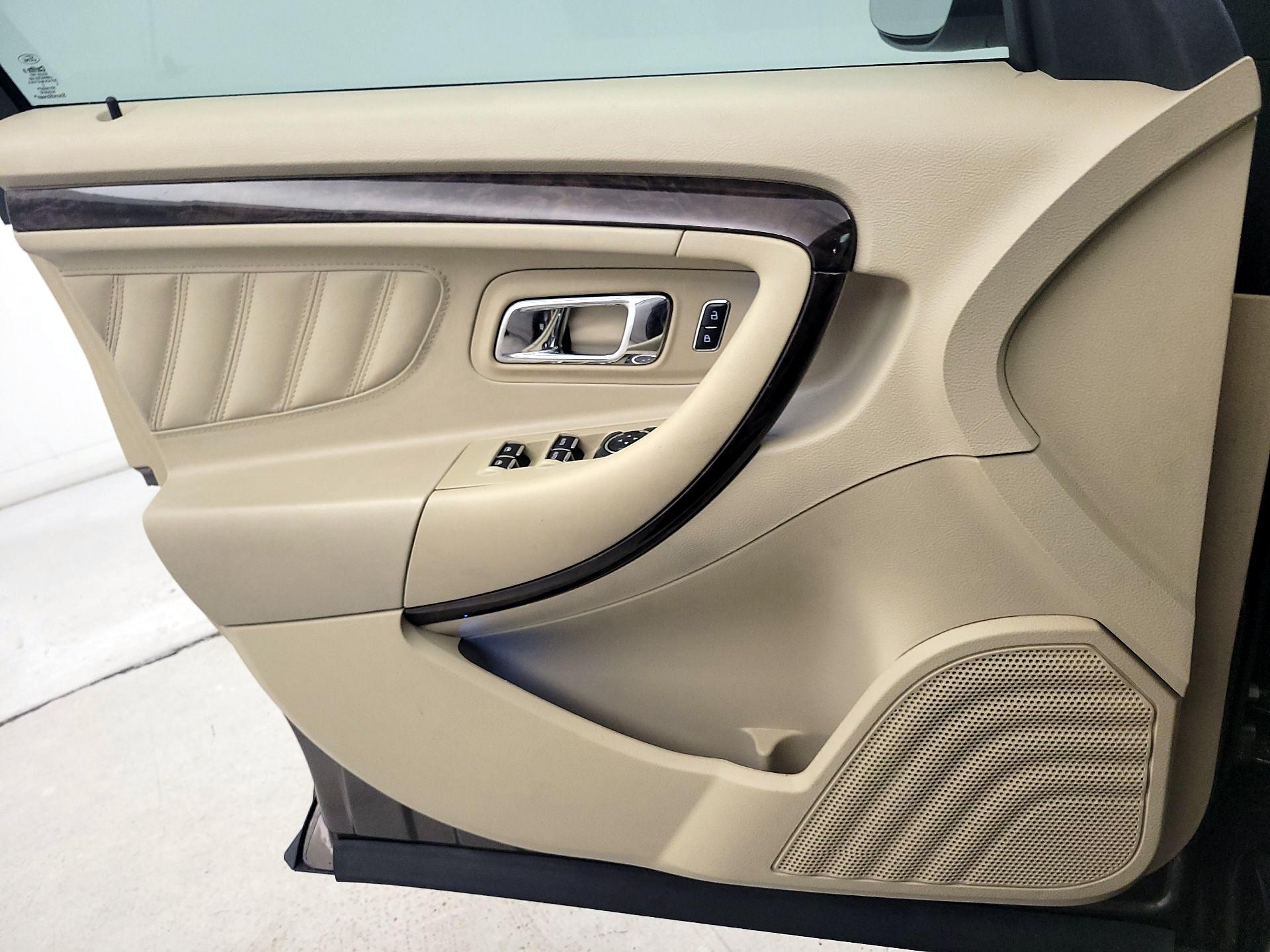 Thumbnail: 2015 Ford Taurus - 12