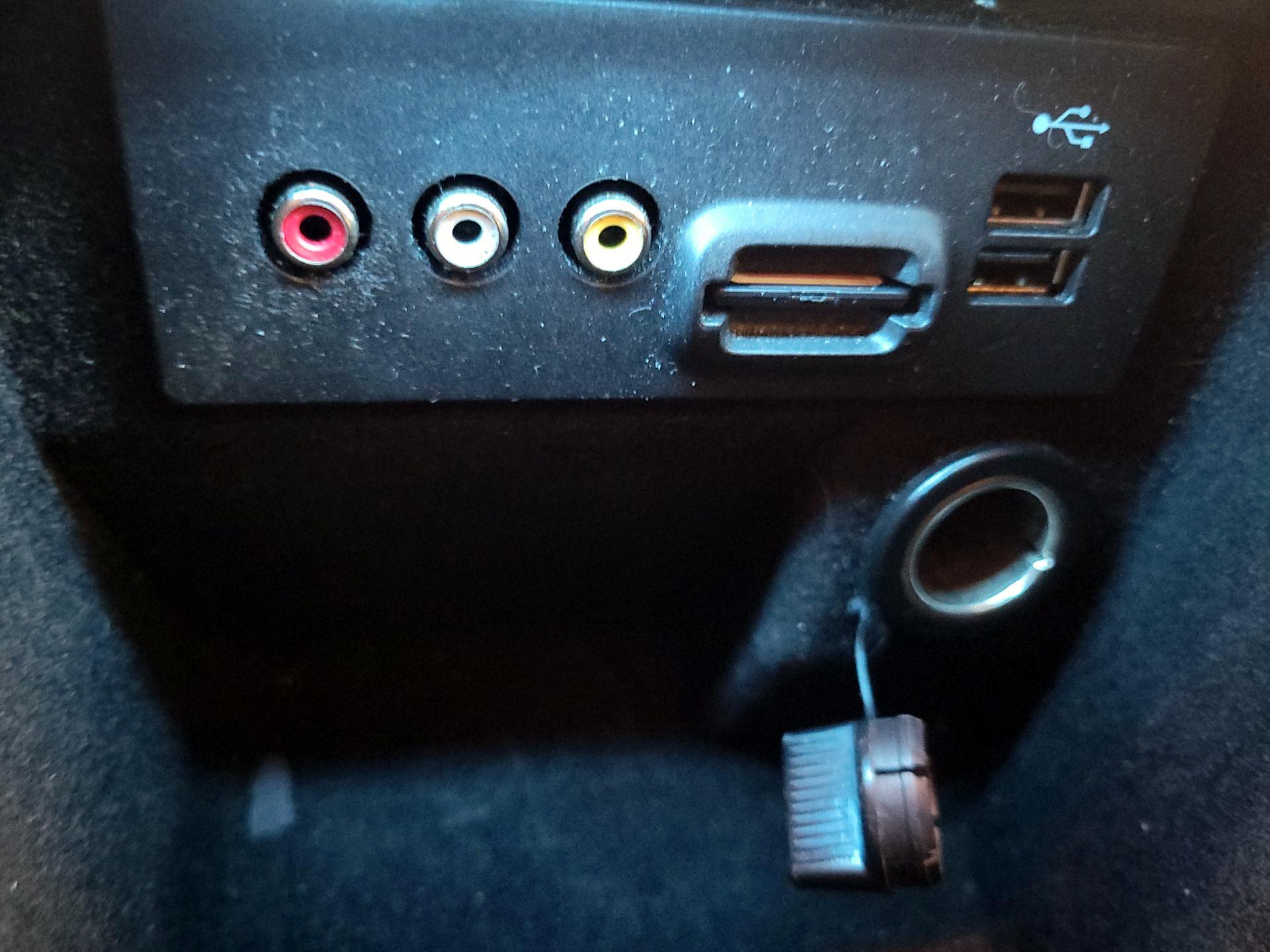 Thumbnail: 2015 Ford Taurus - 18