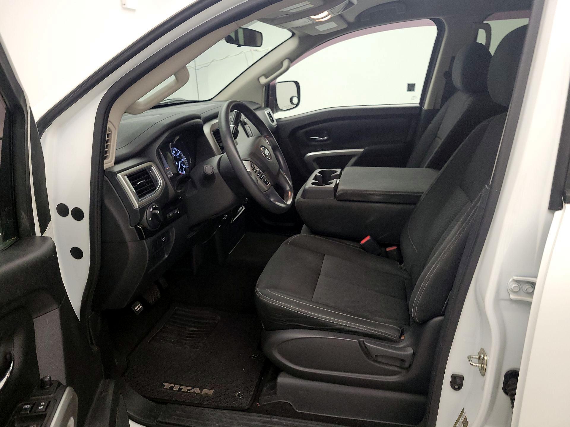 Thumbnail: 2019 Nissan Titan - 11