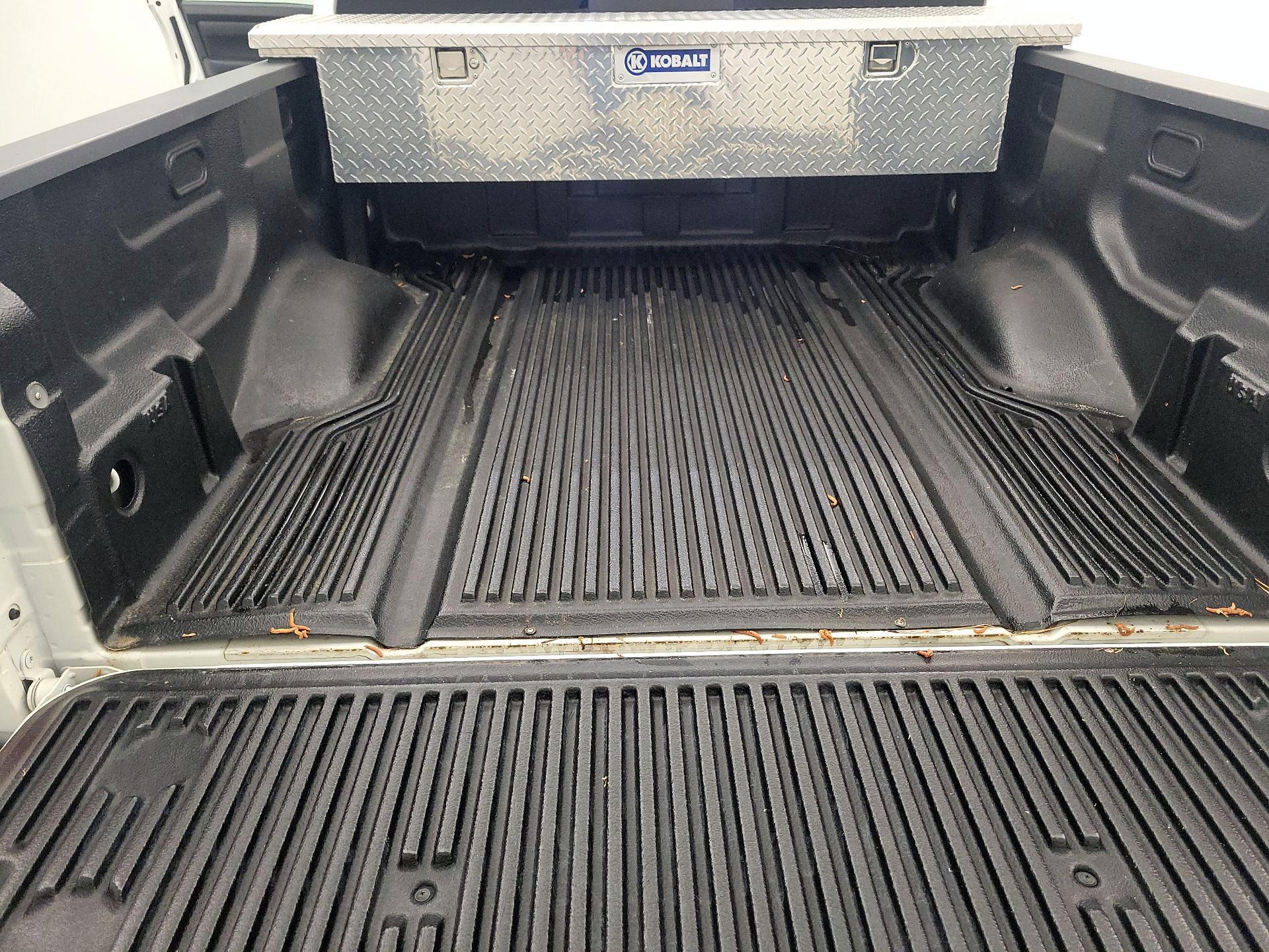 Thumbnail: 2019 Nissan Titan - 20