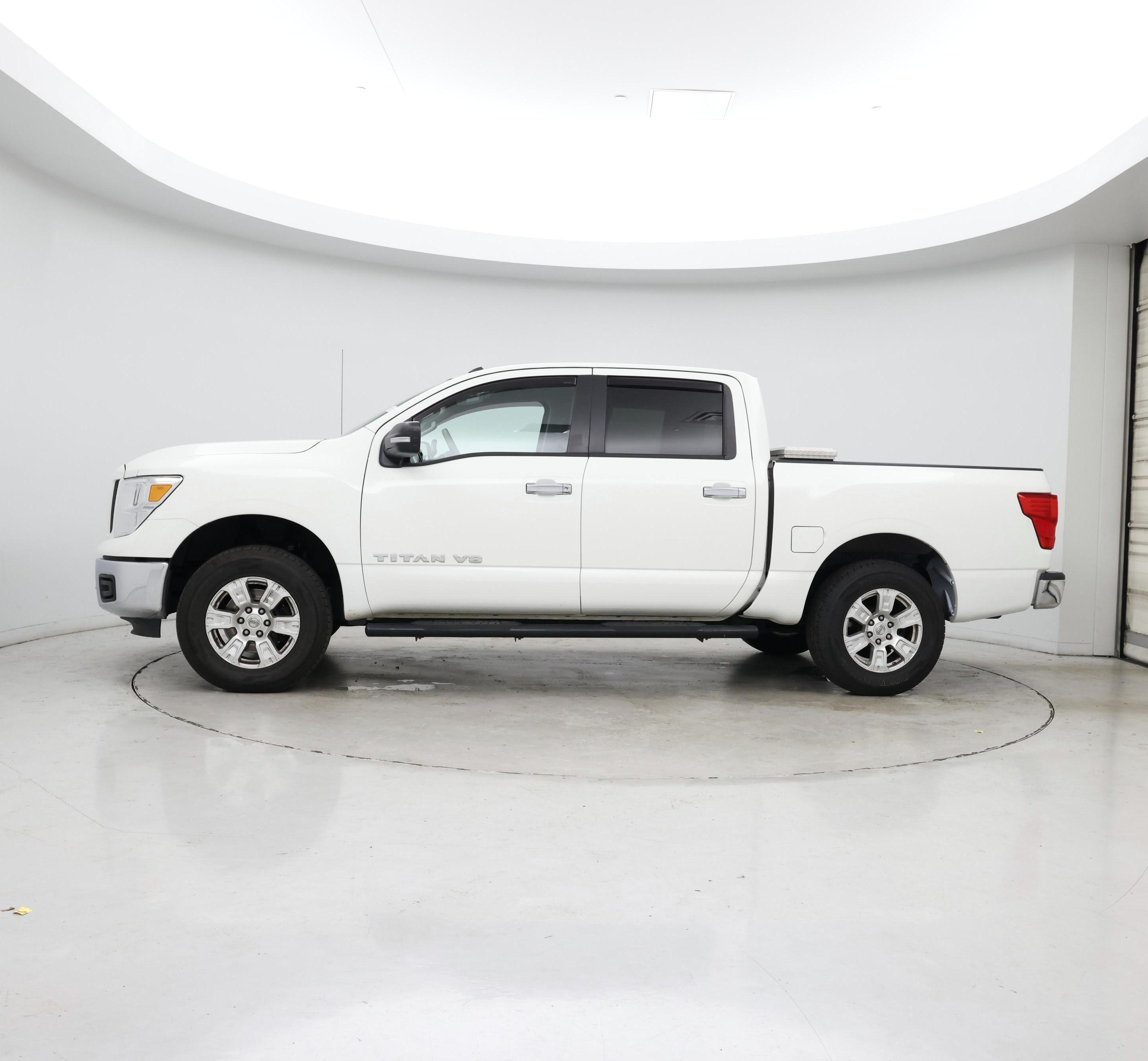 Thumbnail: 2019 Nissan Titan - 3