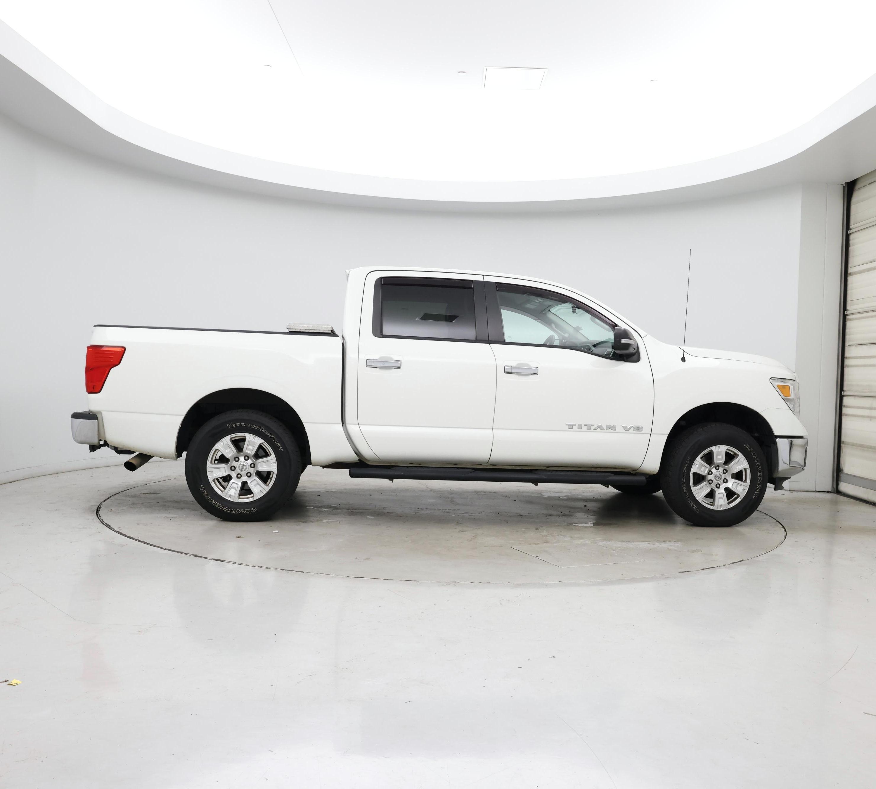 Thumbnail: 2019 Nissan Titan - 7