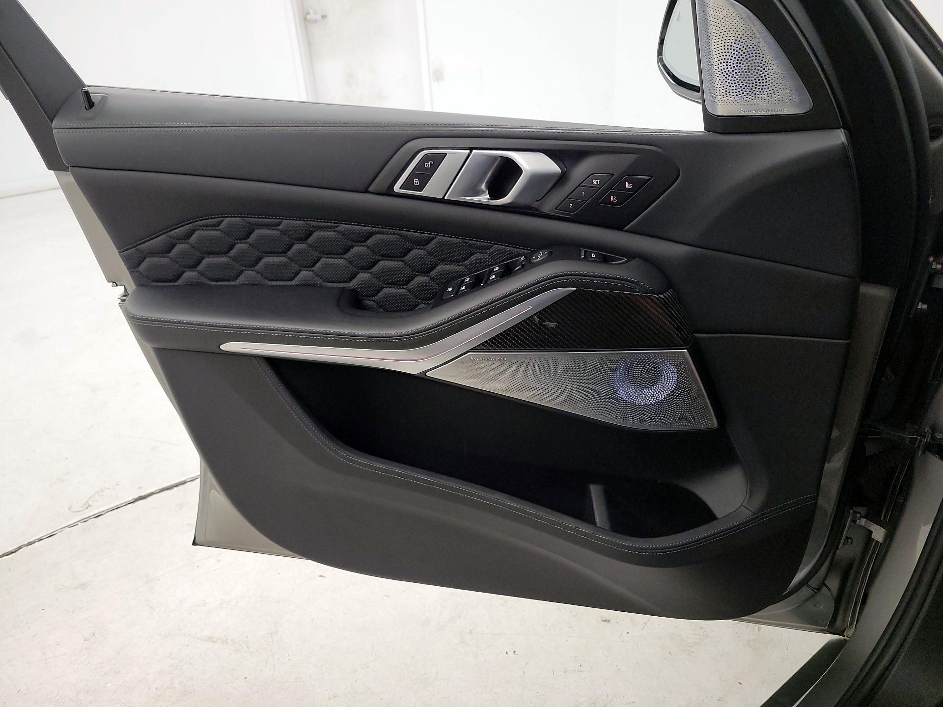 Thumbnail: 2021 BMW X5 - 12