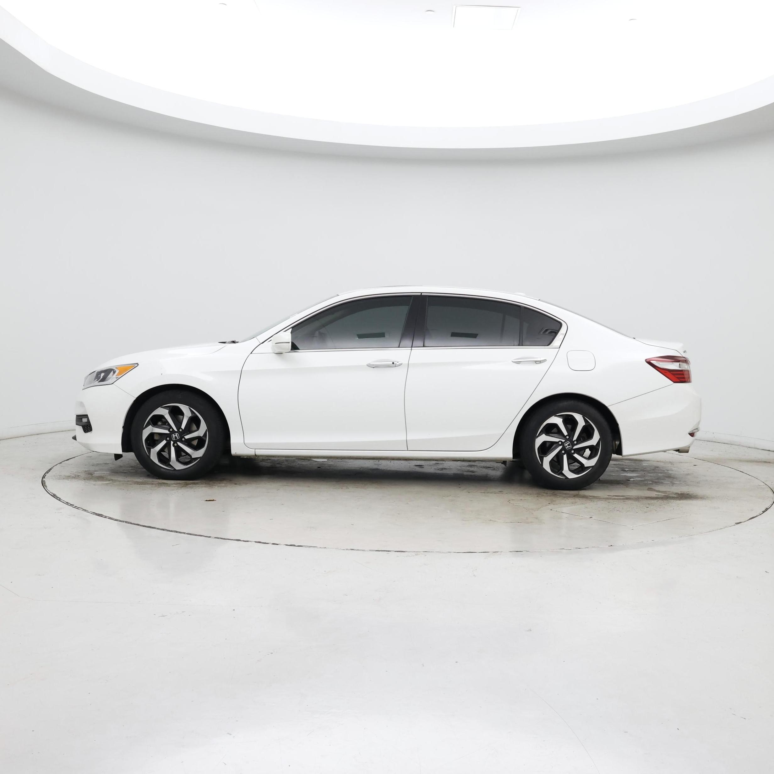 Thumbnail: 2016 Honda Accord - 3