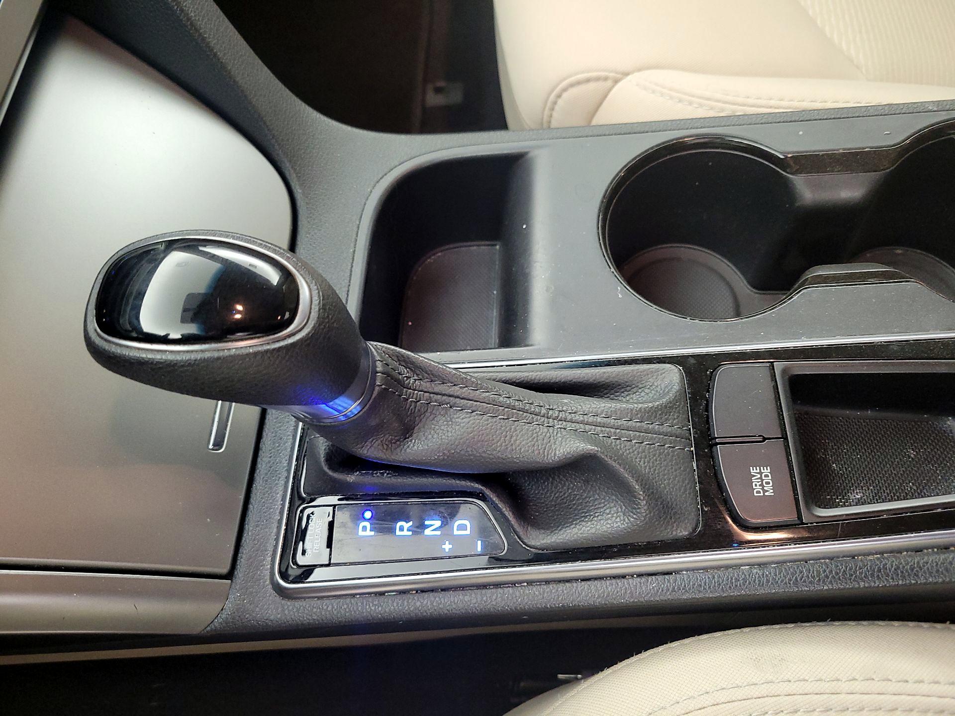 Thumbnail: 2017 Hyundai Sonata - 17