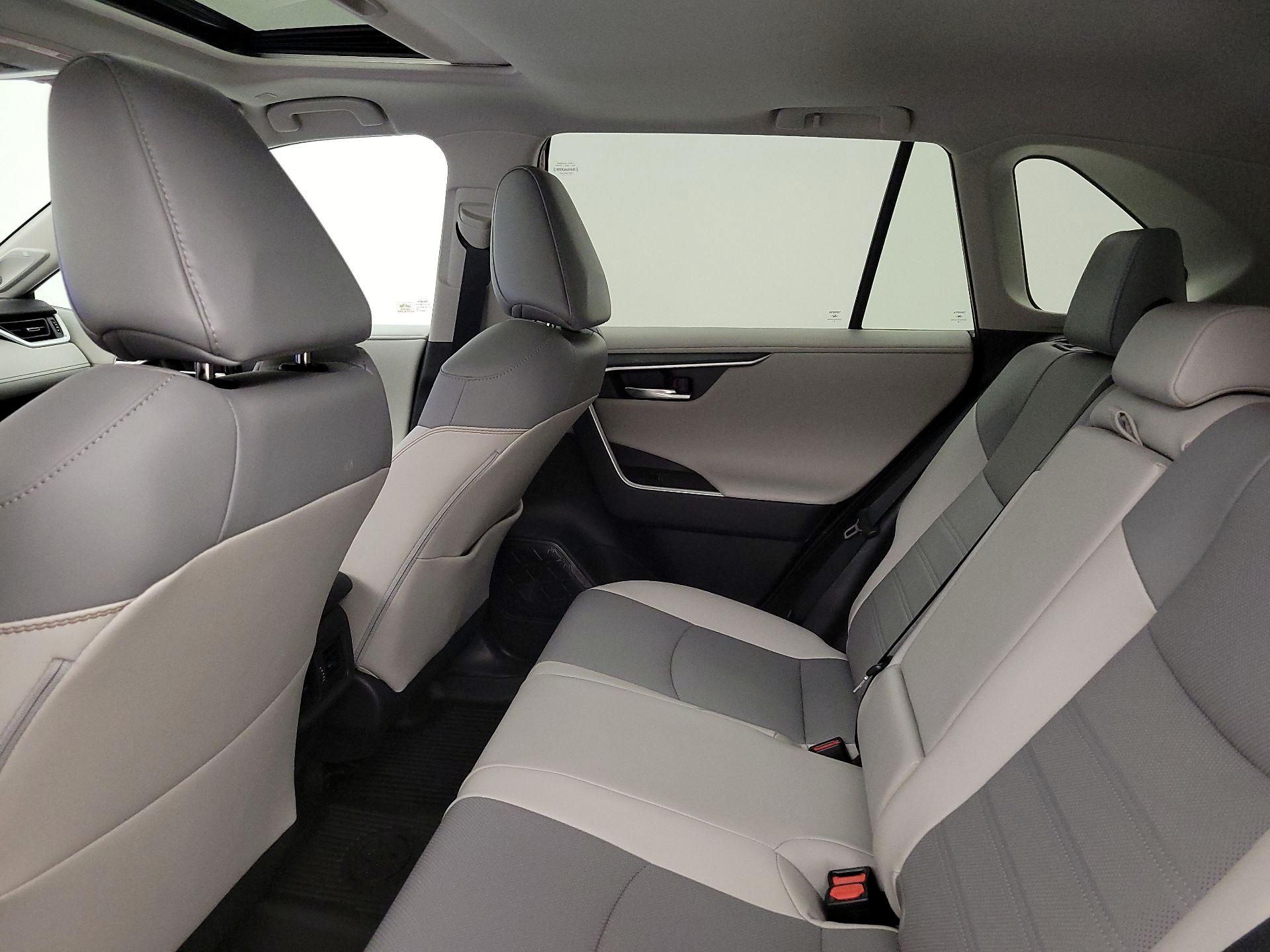 Thumbnail: 2023 Toyota RAV4 - 20