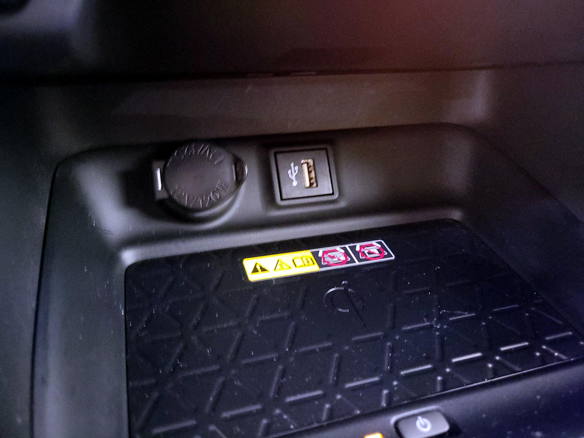 Thumbnail: 2023 Toyota RAV4 - 18