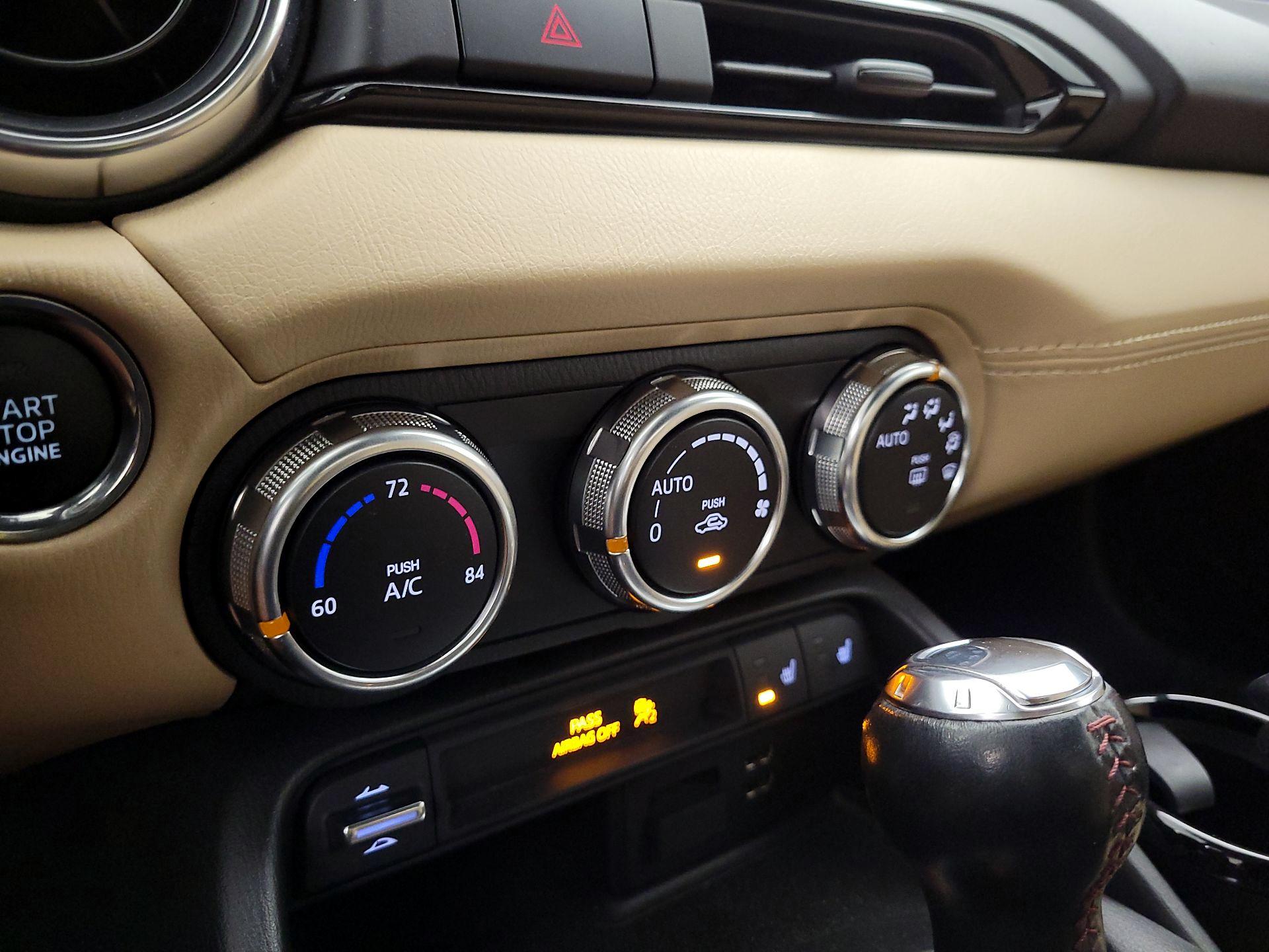 Thumbnail: 2019 Mazda MX-5 Miata - 16