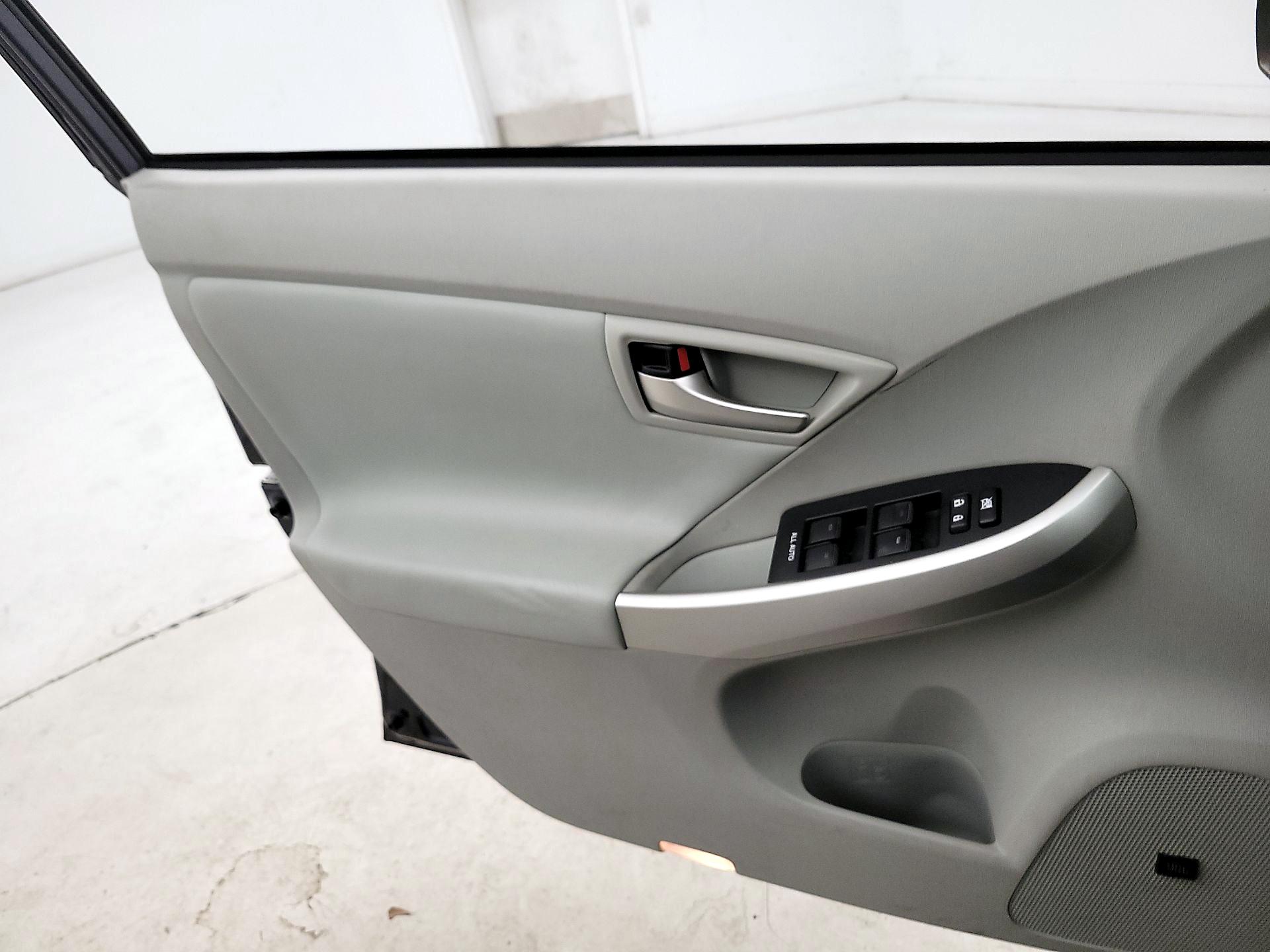 Thumbnail: 2015 Toyota Prius - 12