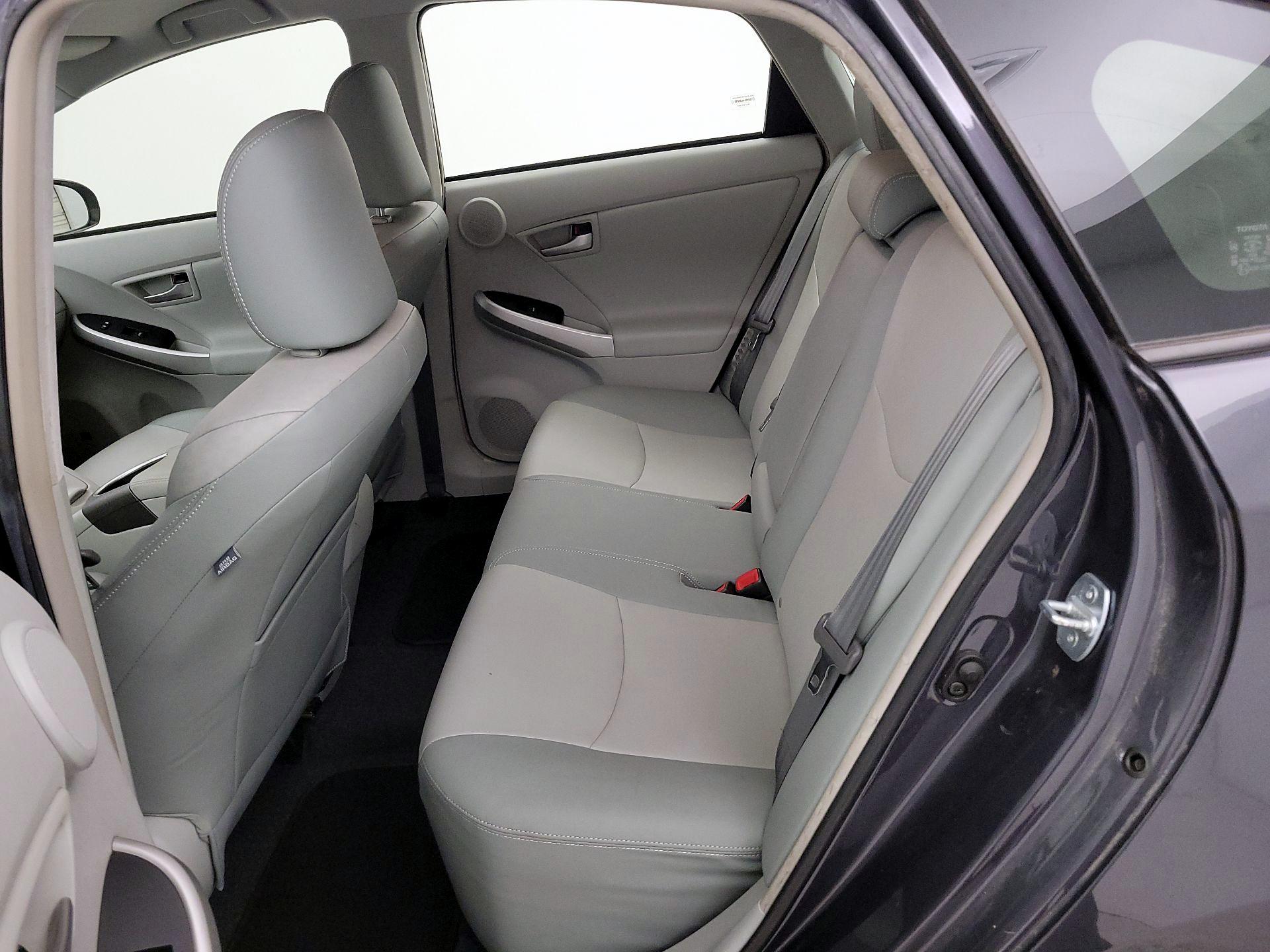 Thumbnail: 2015 Toyota Prius - 18