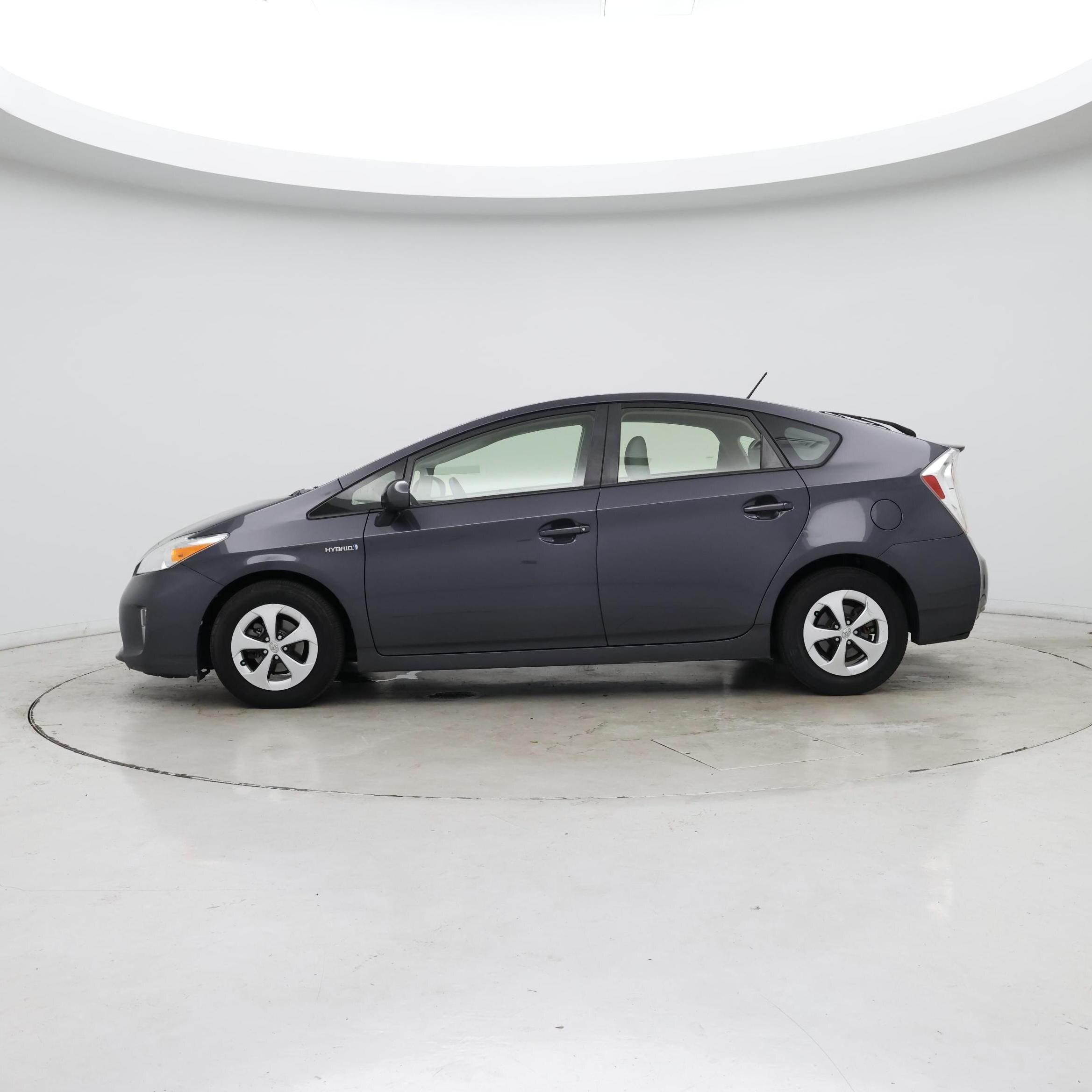 Thumbnail: 2015 Toyota Prius - 3