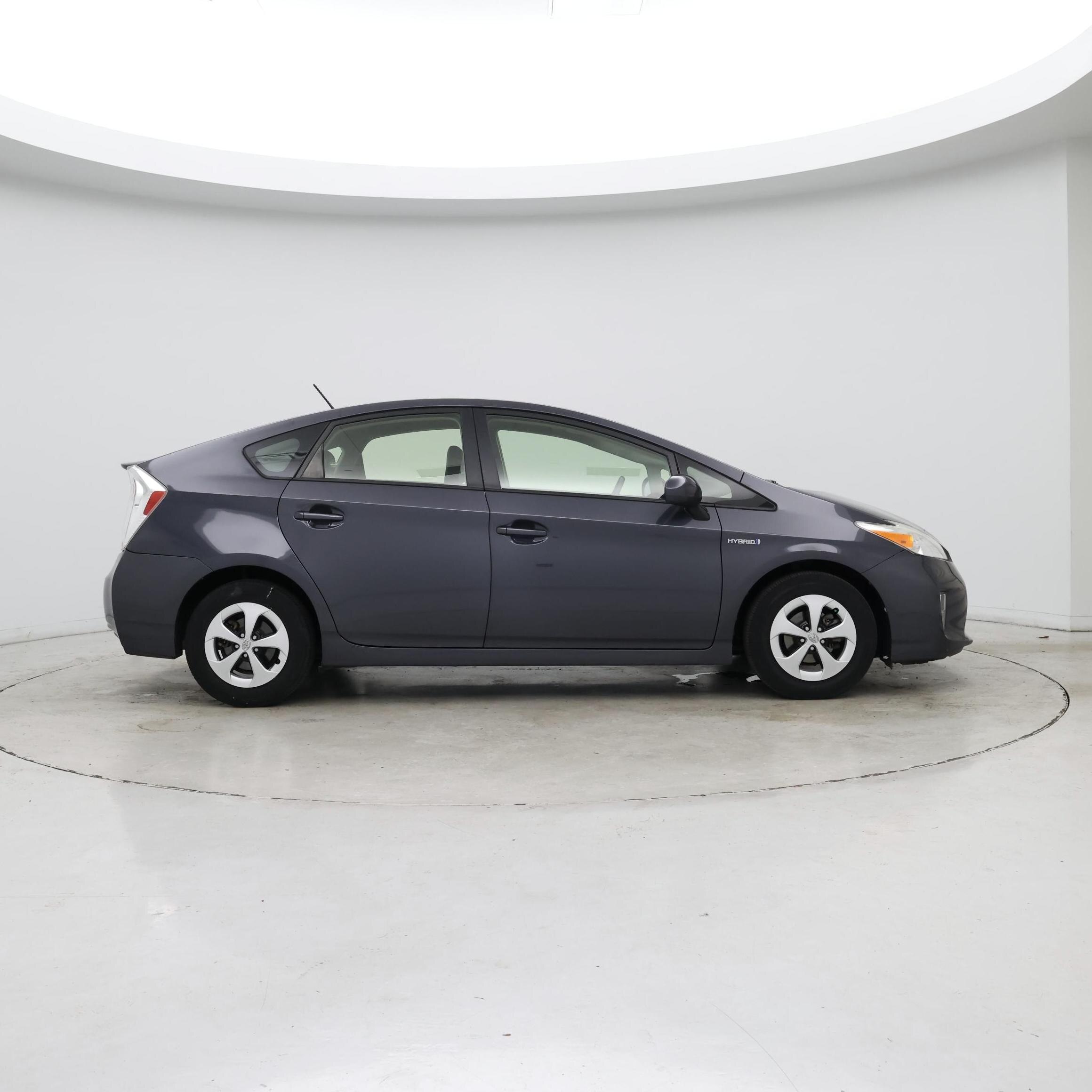 Thumbnail: 2015 Toyota Prius - 7