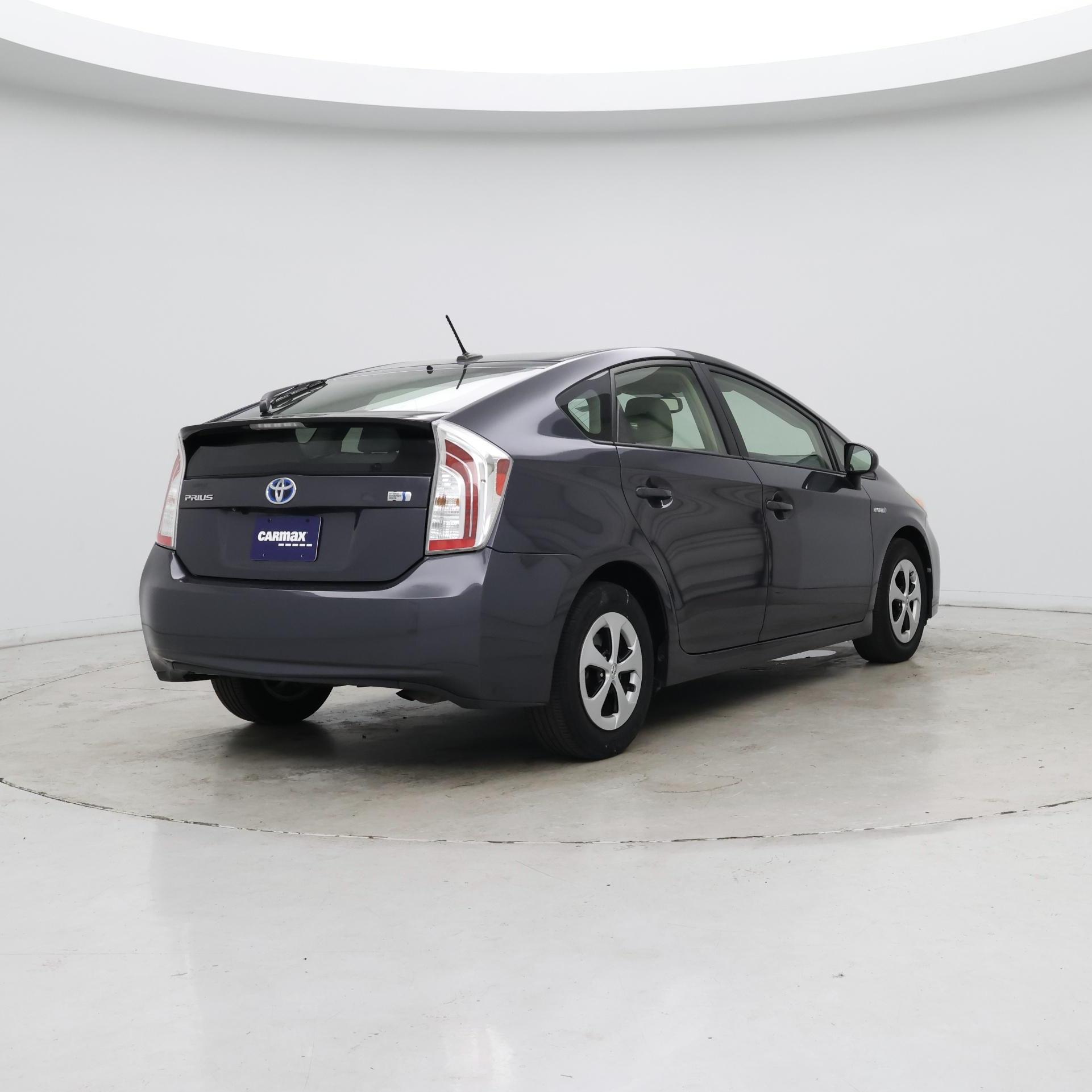 Thumbnail: 2015 Toyota Prius - 8