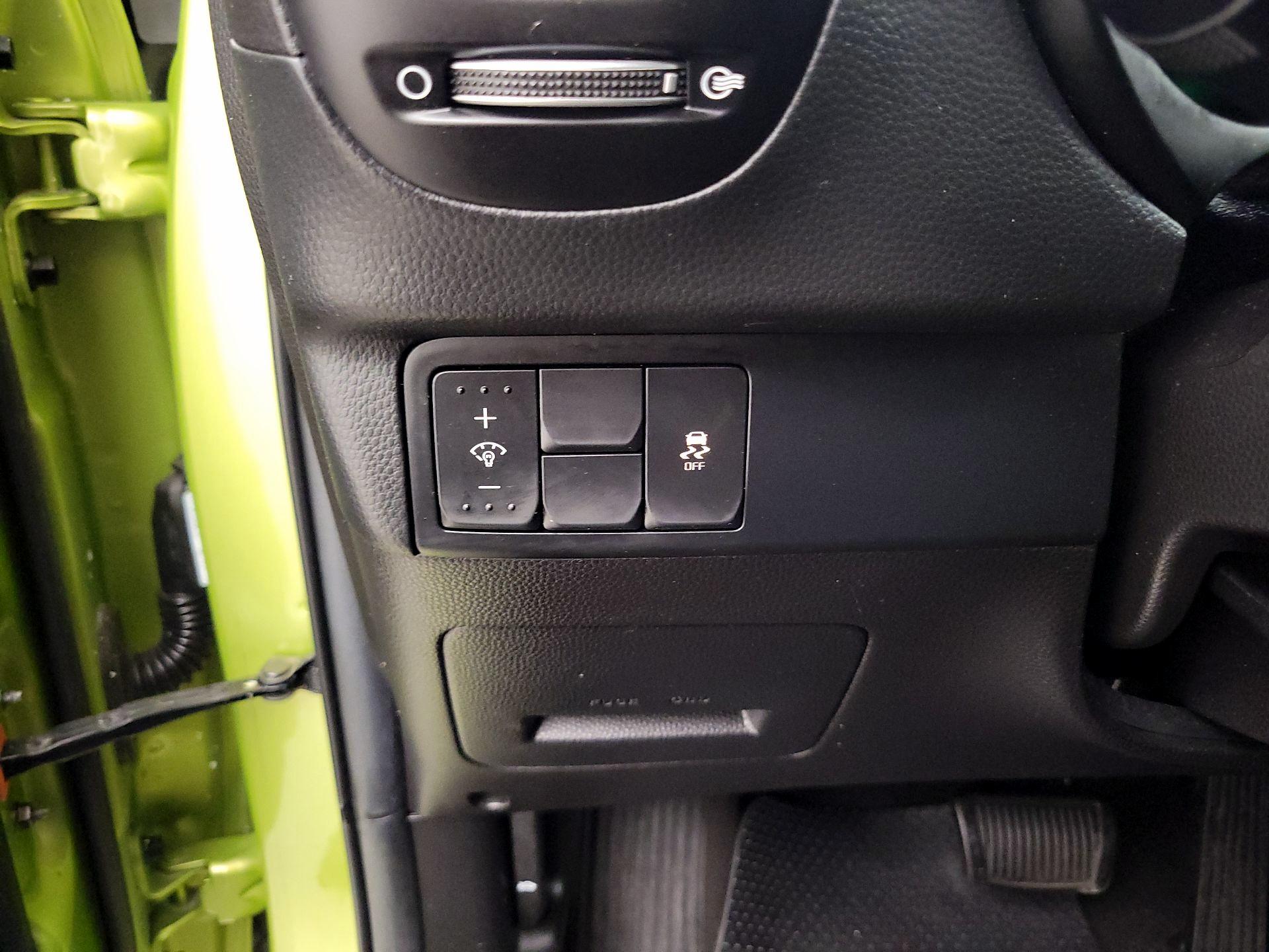 Thumbnail: 2015 Kia Soul - 13