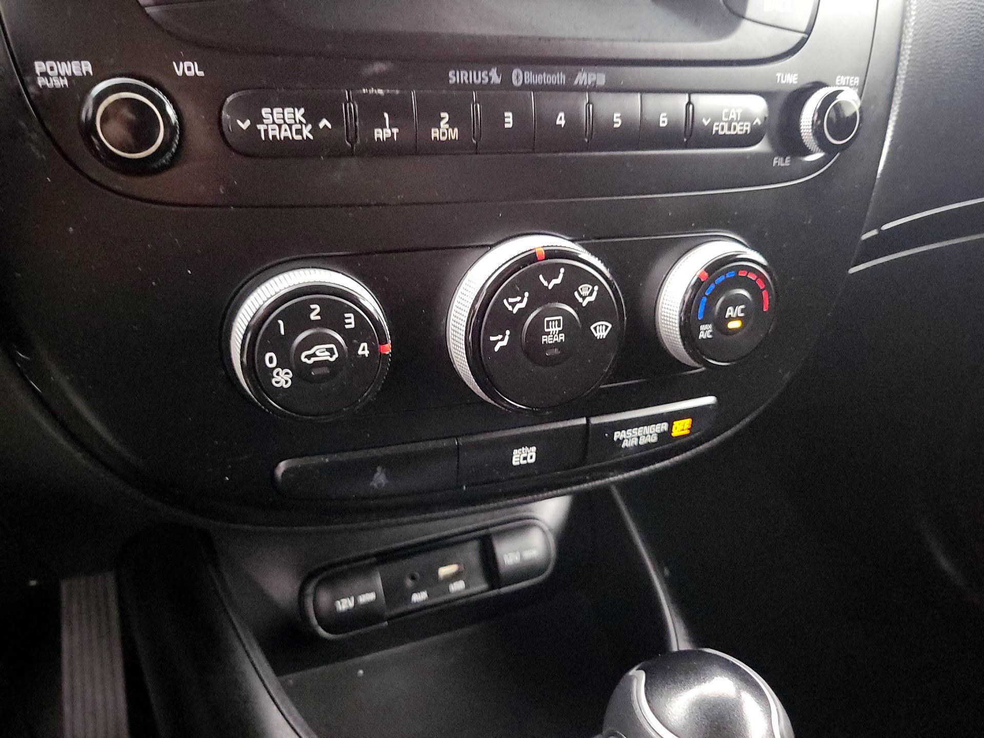 Thumbnail: 2015 Kia Soul - 15