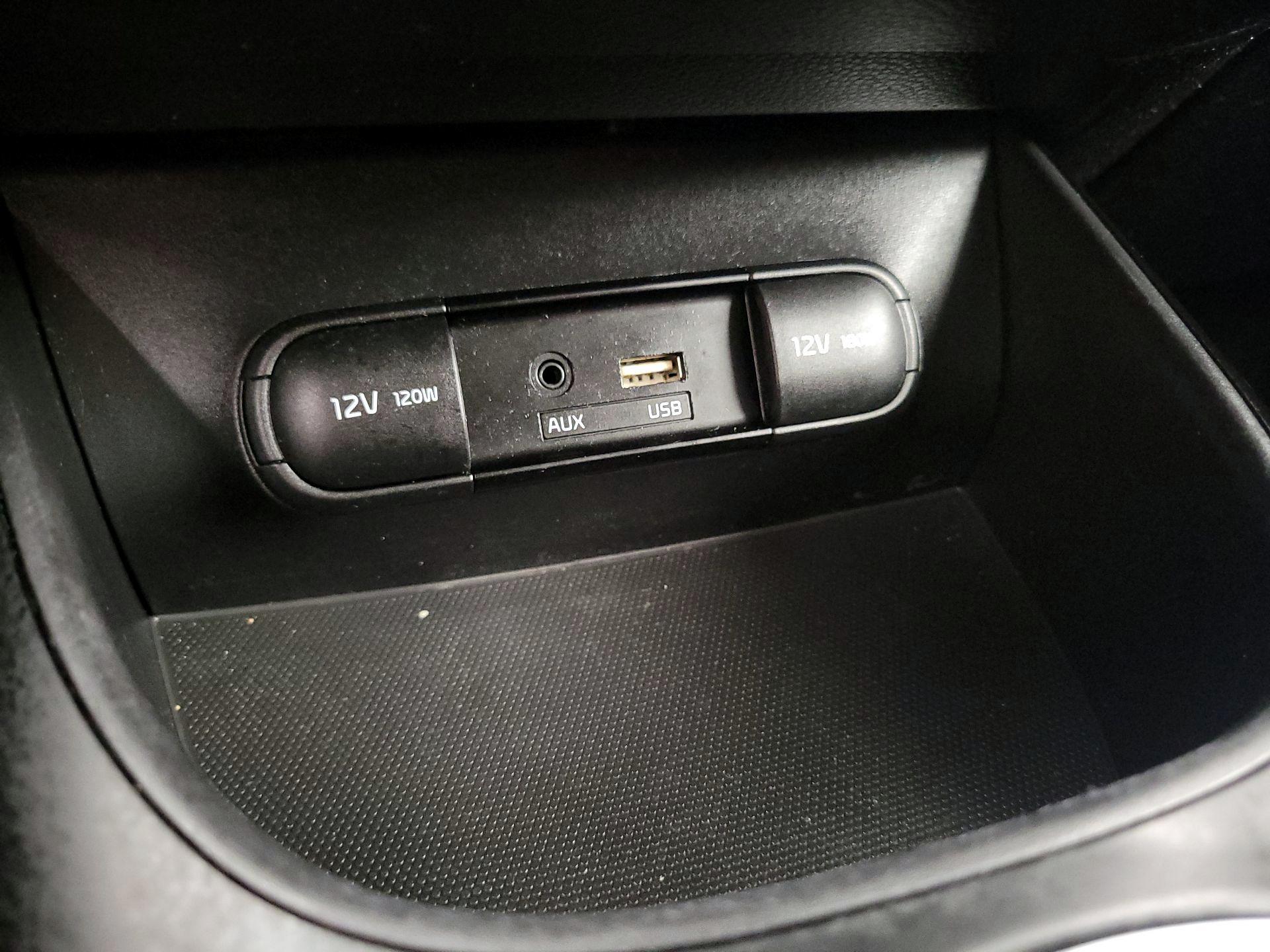 Thumbnail: 2015 Kia Soul - 17
