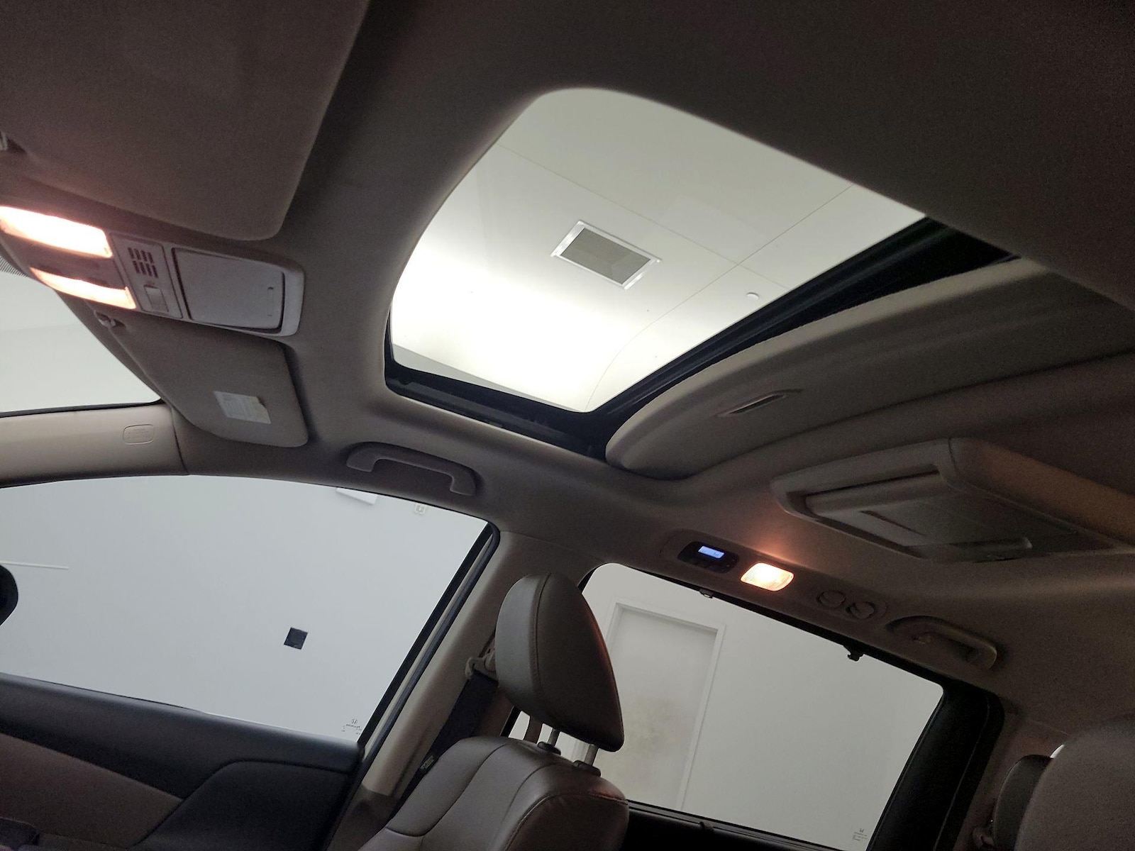 2015 Honda Odyssey EX-L - Photo 19