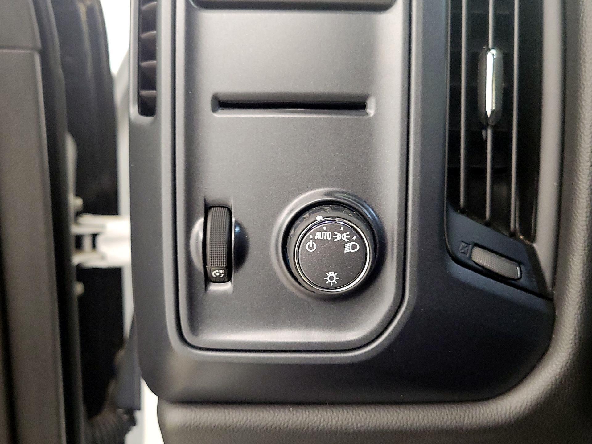 Thumbnail: 2017 Chevrolet Silverado 1500 - 13