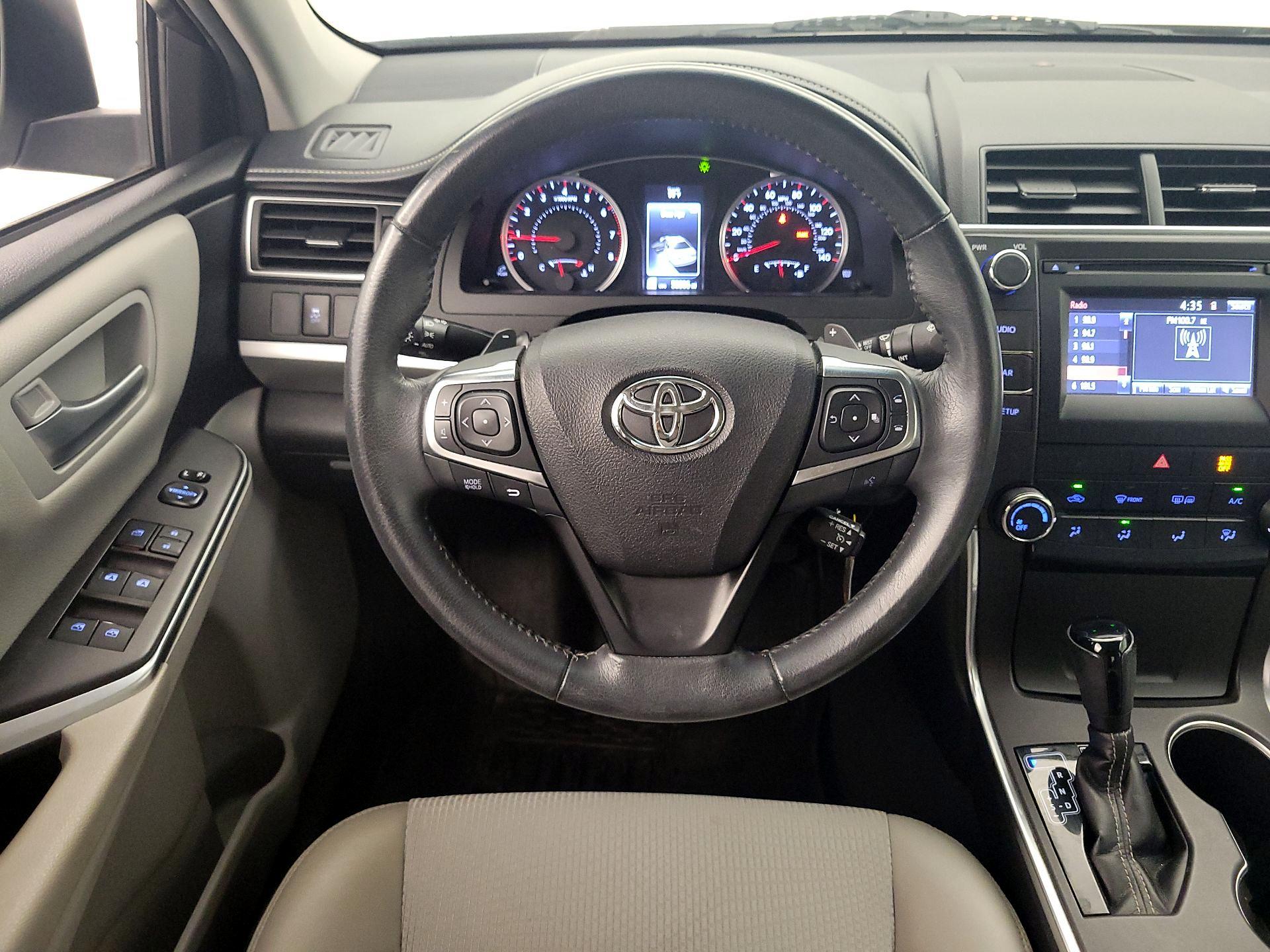 Thumbnail: 2017 Toyota Camry - 10