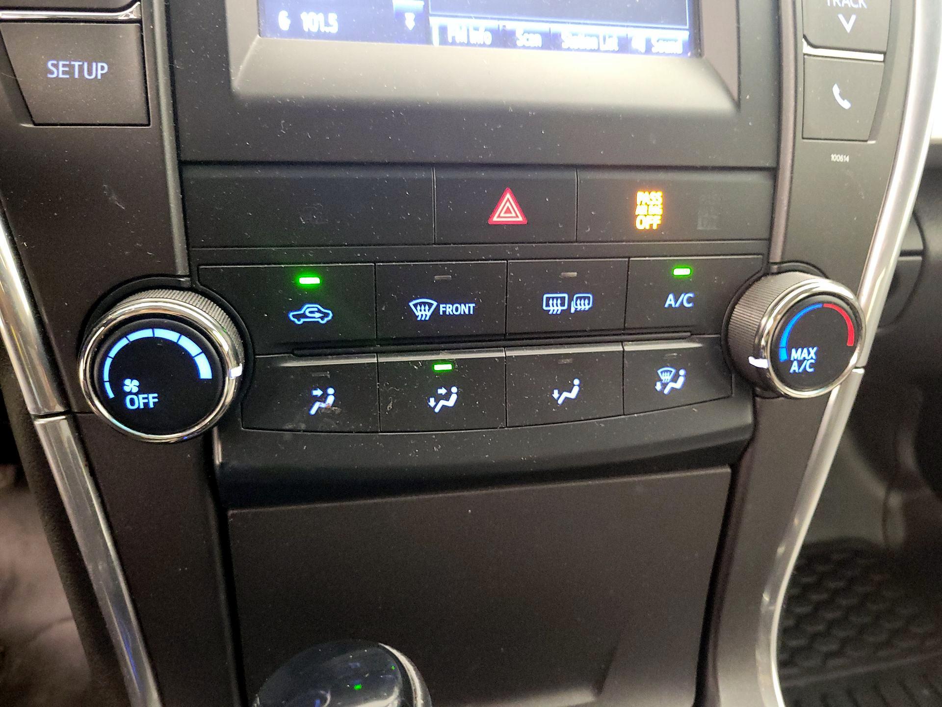 Thumbnail: 2017 Toyota Camry - 16