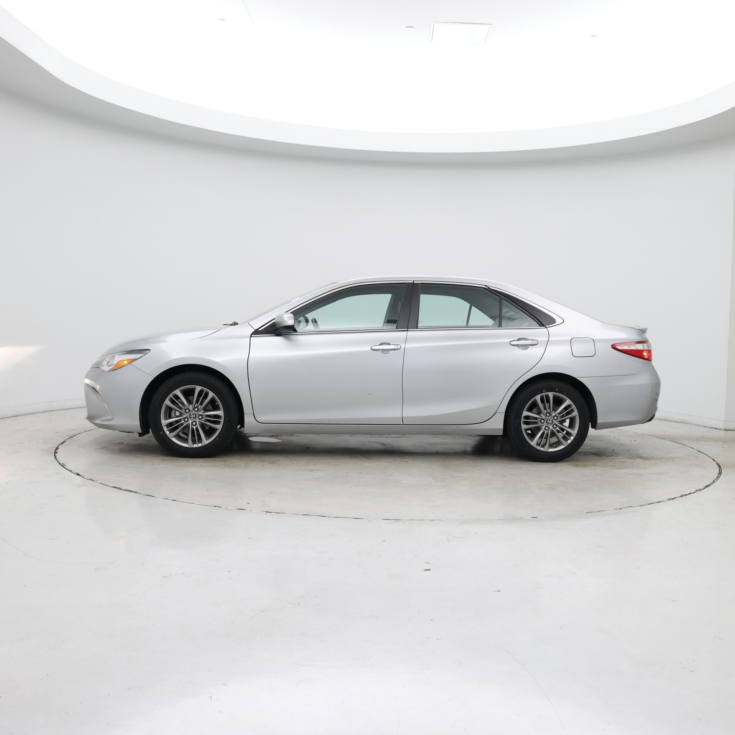 Thumbnail: 2017 Toyota Camry - 3