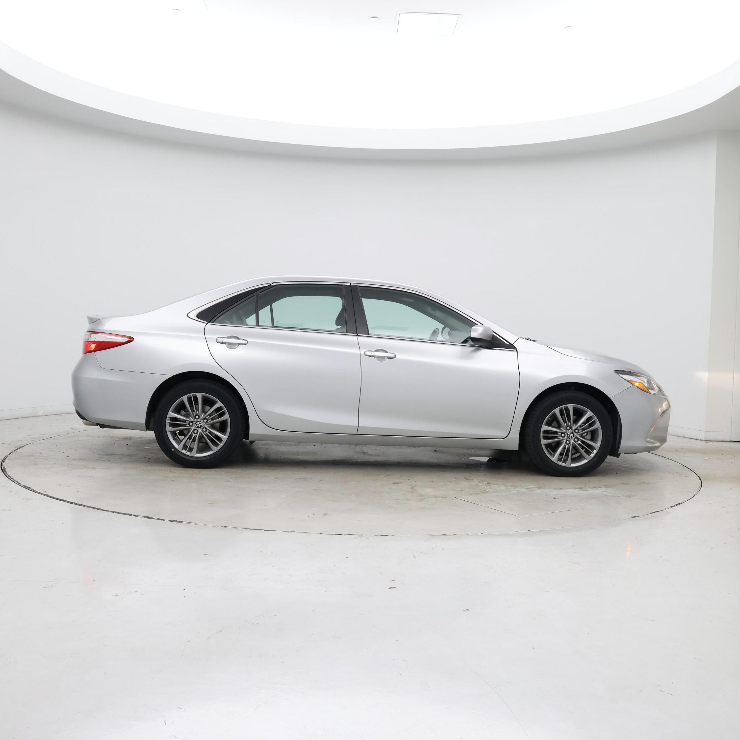 Thumbnail: 2017 Toyota Camry - 7