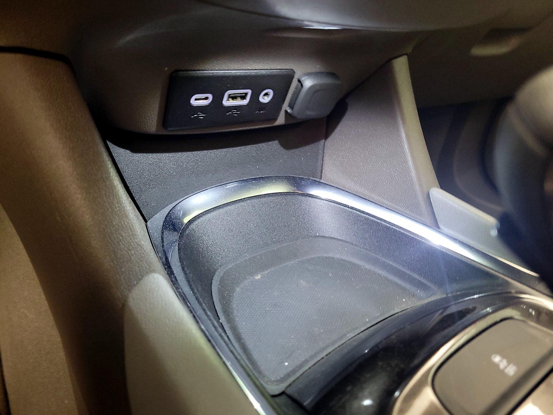 Thumbnail: 2023 Chevrolet Malibu - 18