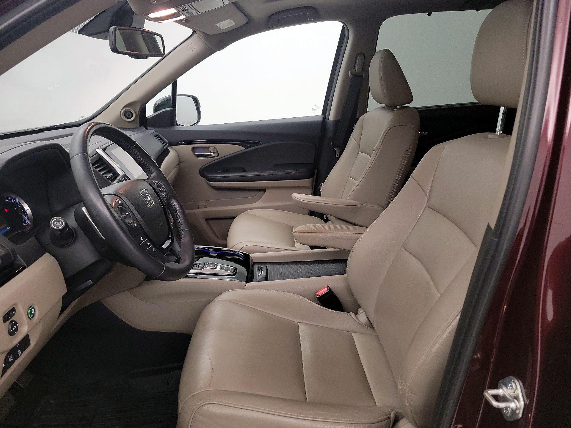 Thumbnail: 2017 Honda Pilot - 11